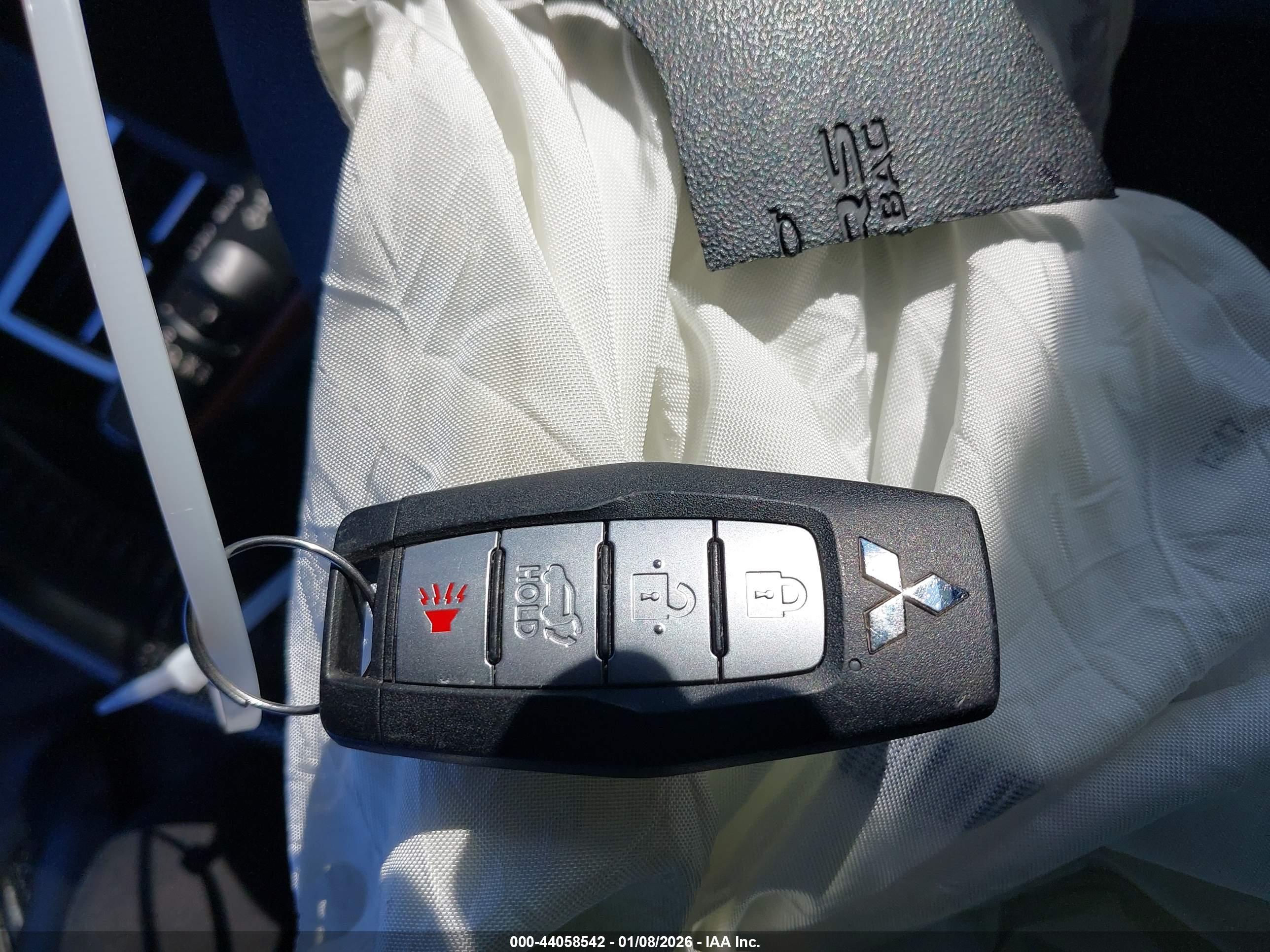 MITSUBISHI OUTLANDER image 11