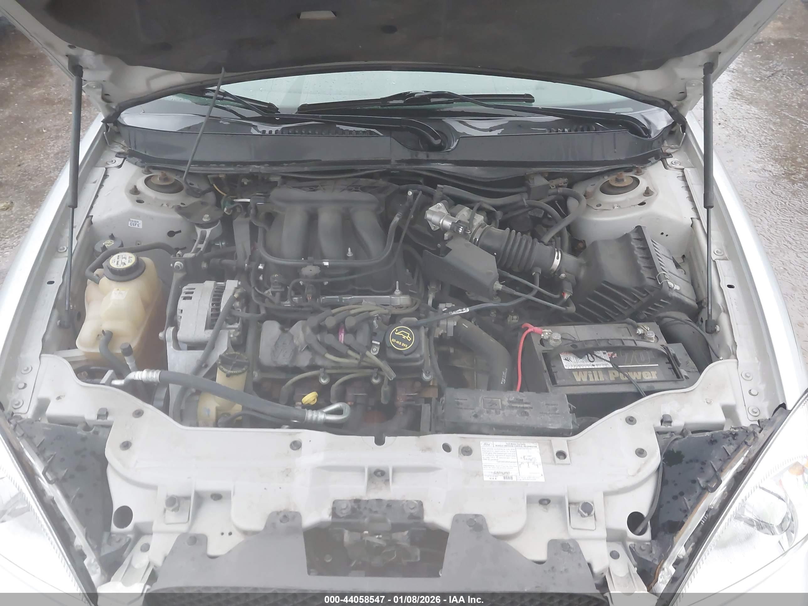 FORD TAURUS image 10