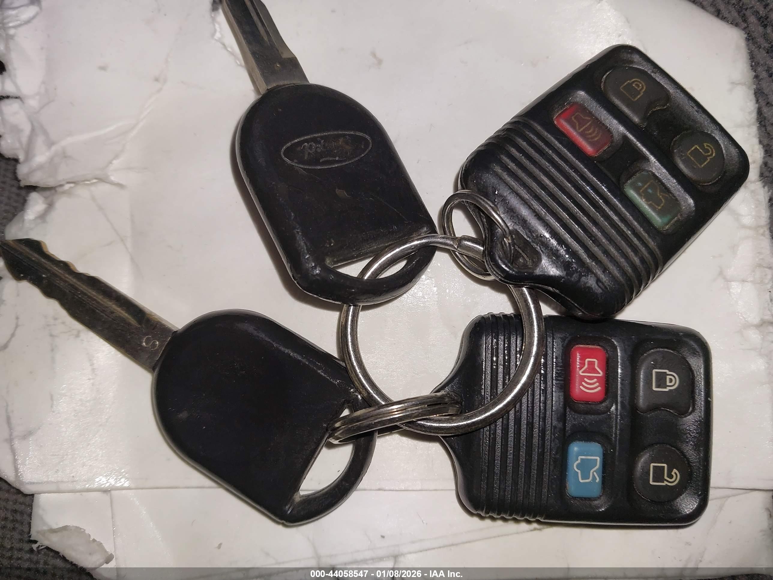 FORD TAURUS image 11