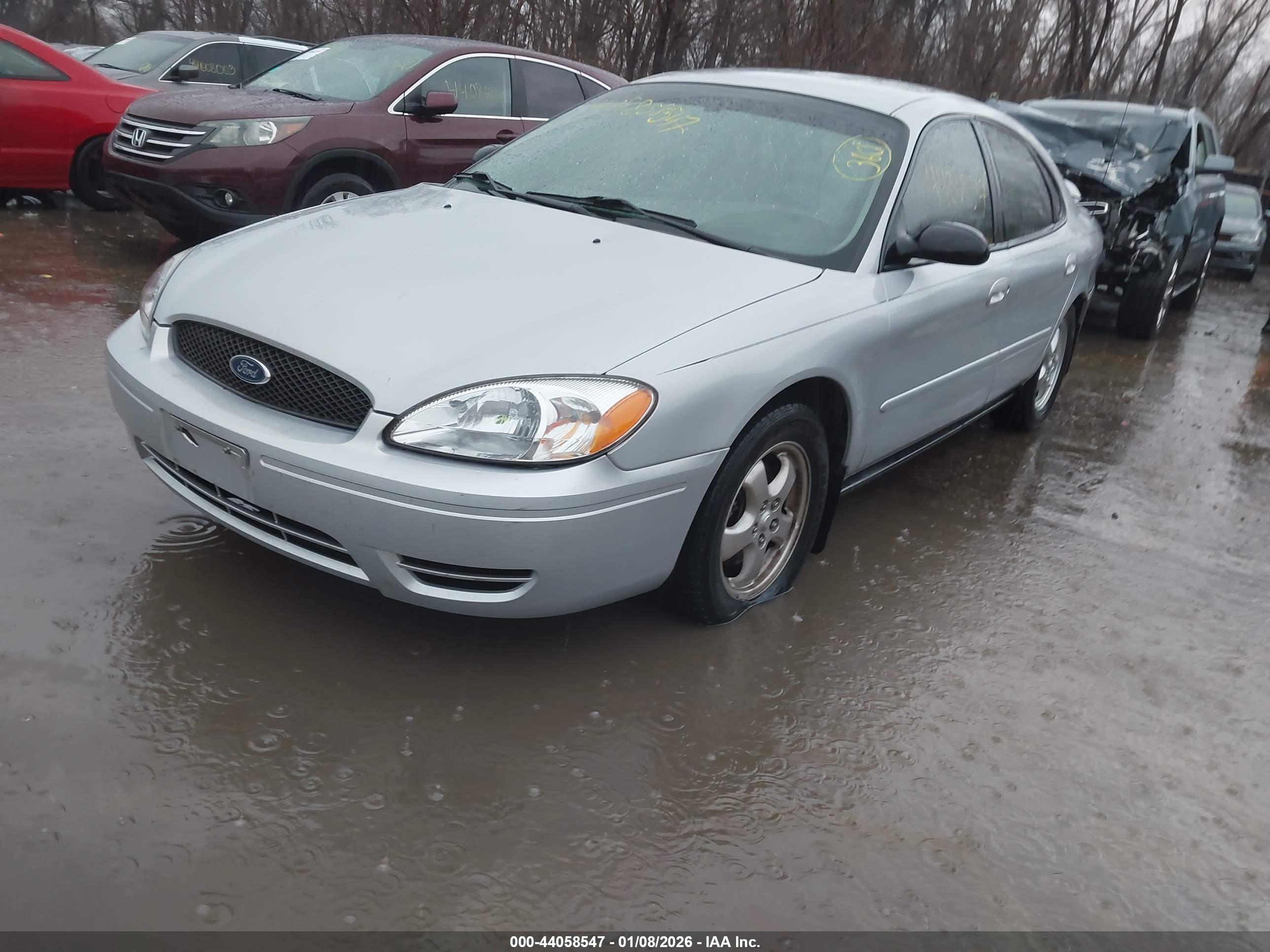 FORD TAURUS image 2