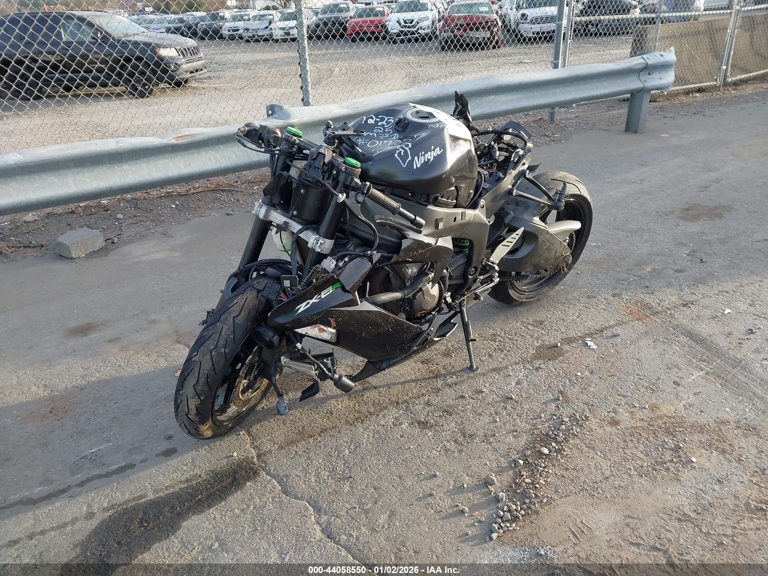 KAWASAKI ZX636 image 2