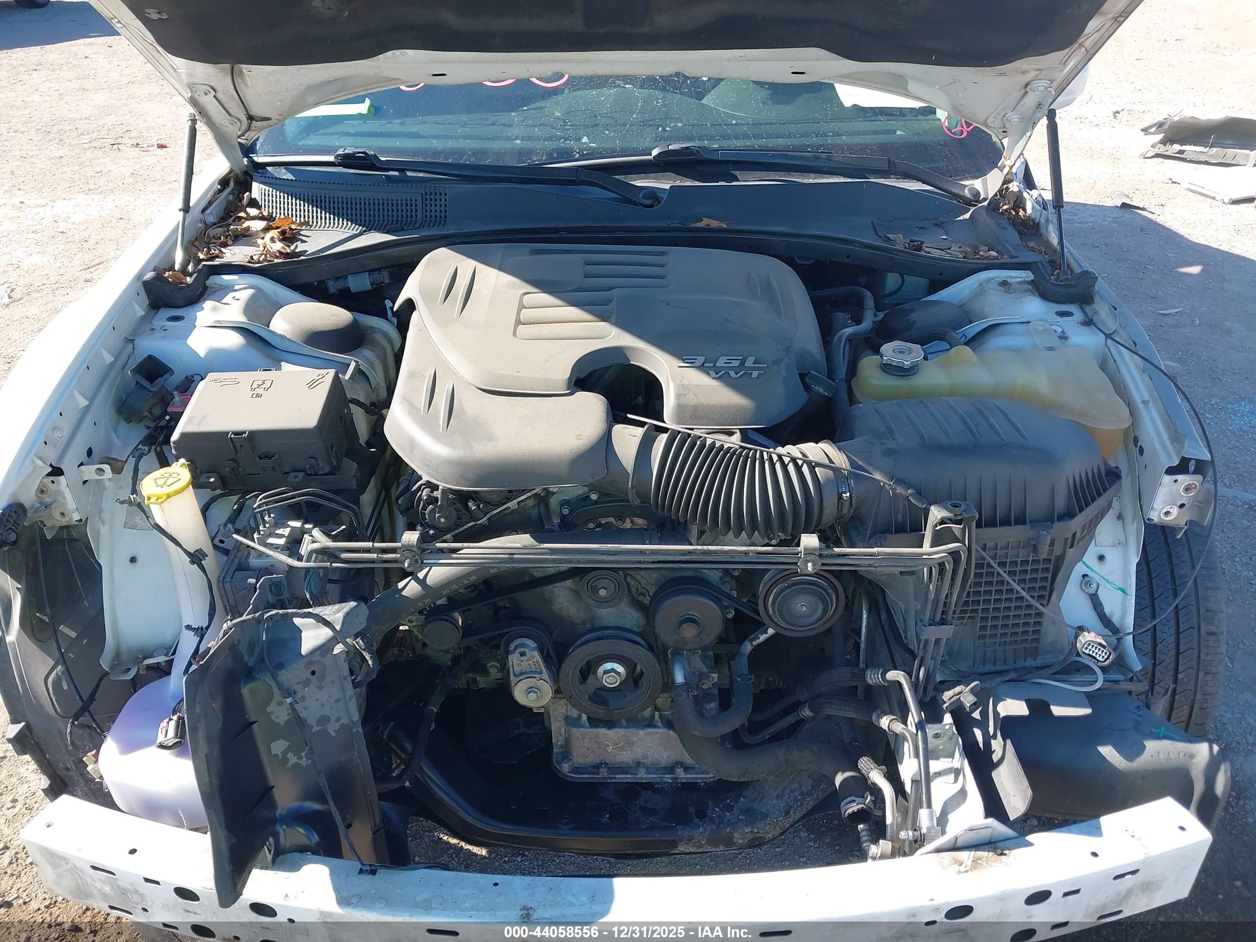 CHRYSLER 300 image 10