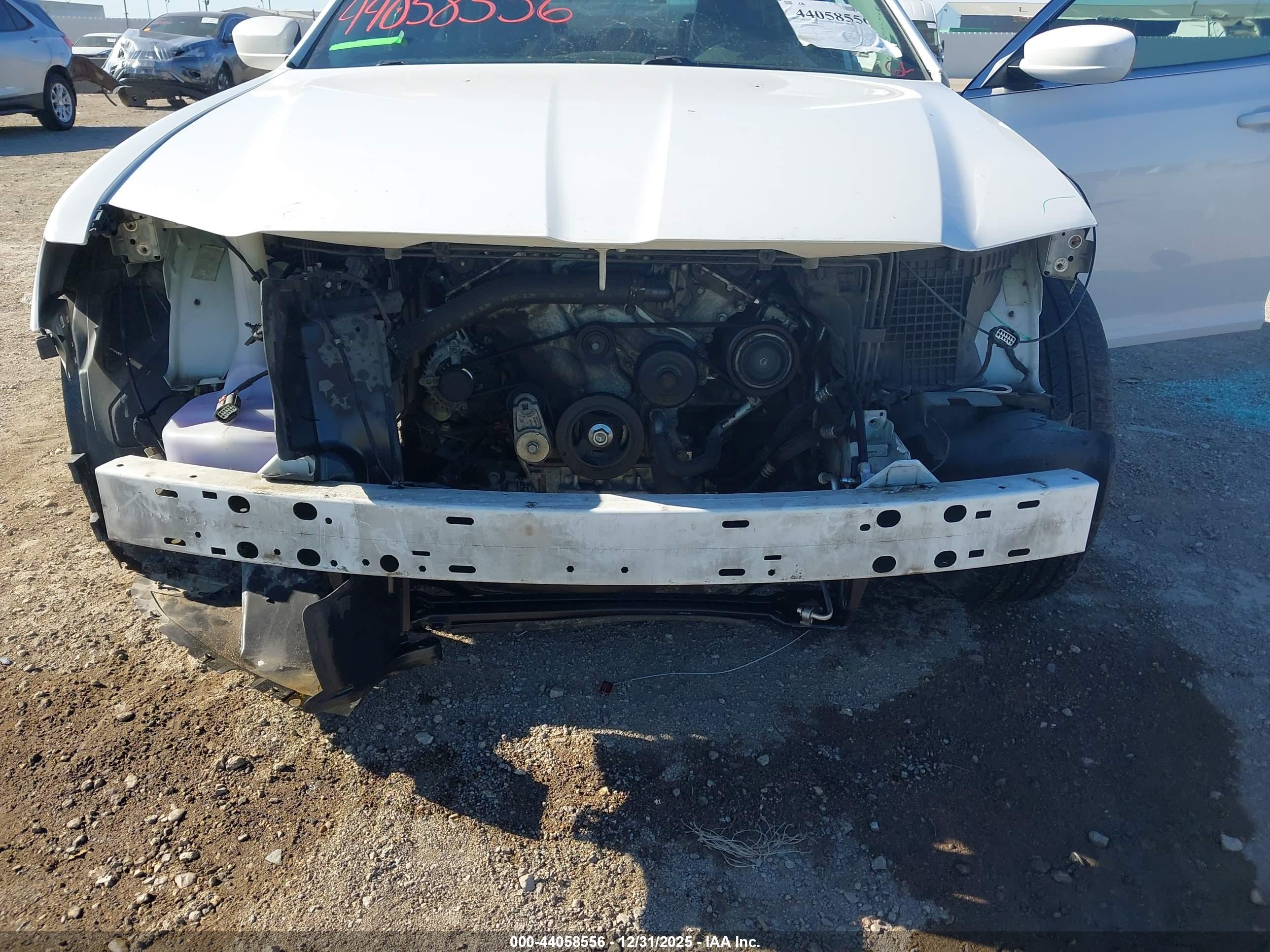 CHRYSLER 300 image 6