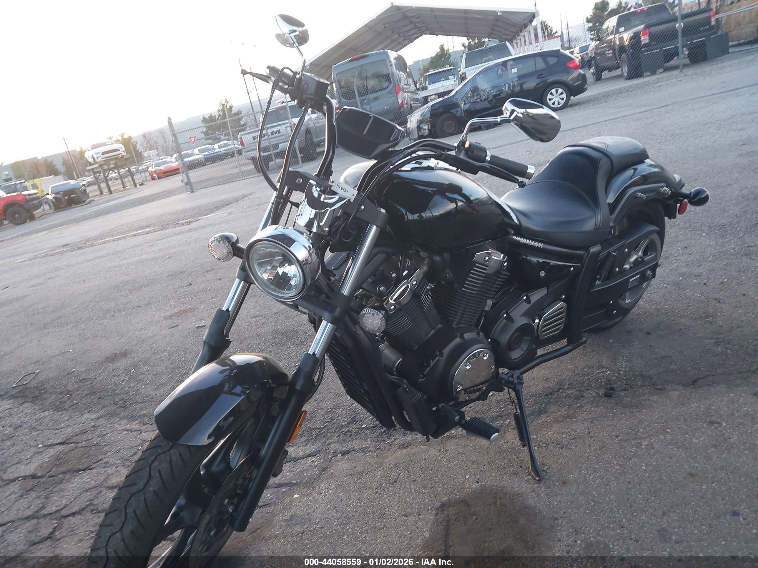 YAMAHA XVS1300 image 2