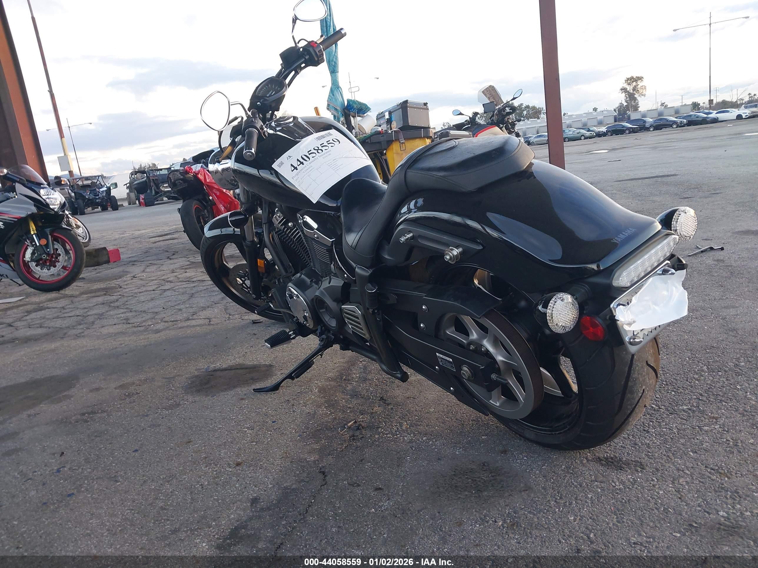 YAMAHA XVS1300 image 3