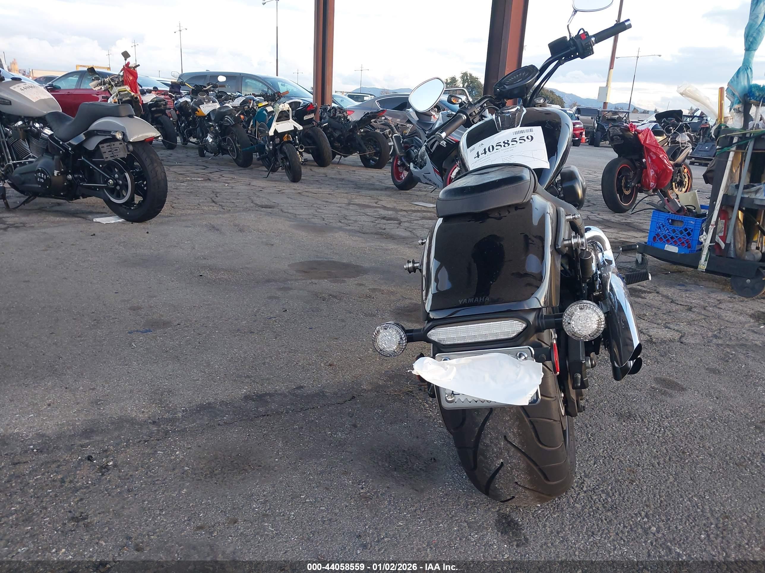 YAMAHA XVS1300 image 6