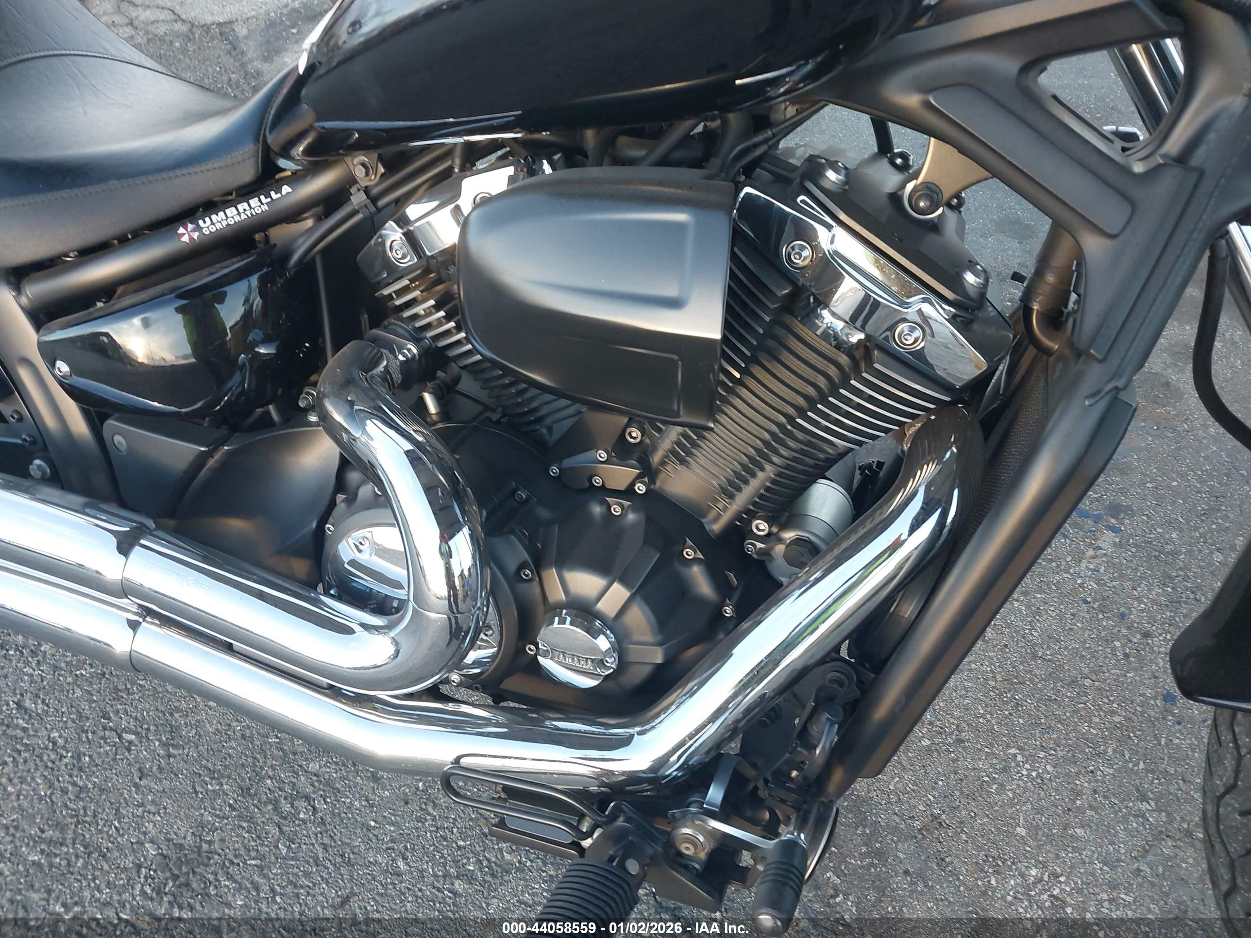 YAMAHA XVS1300 image 8