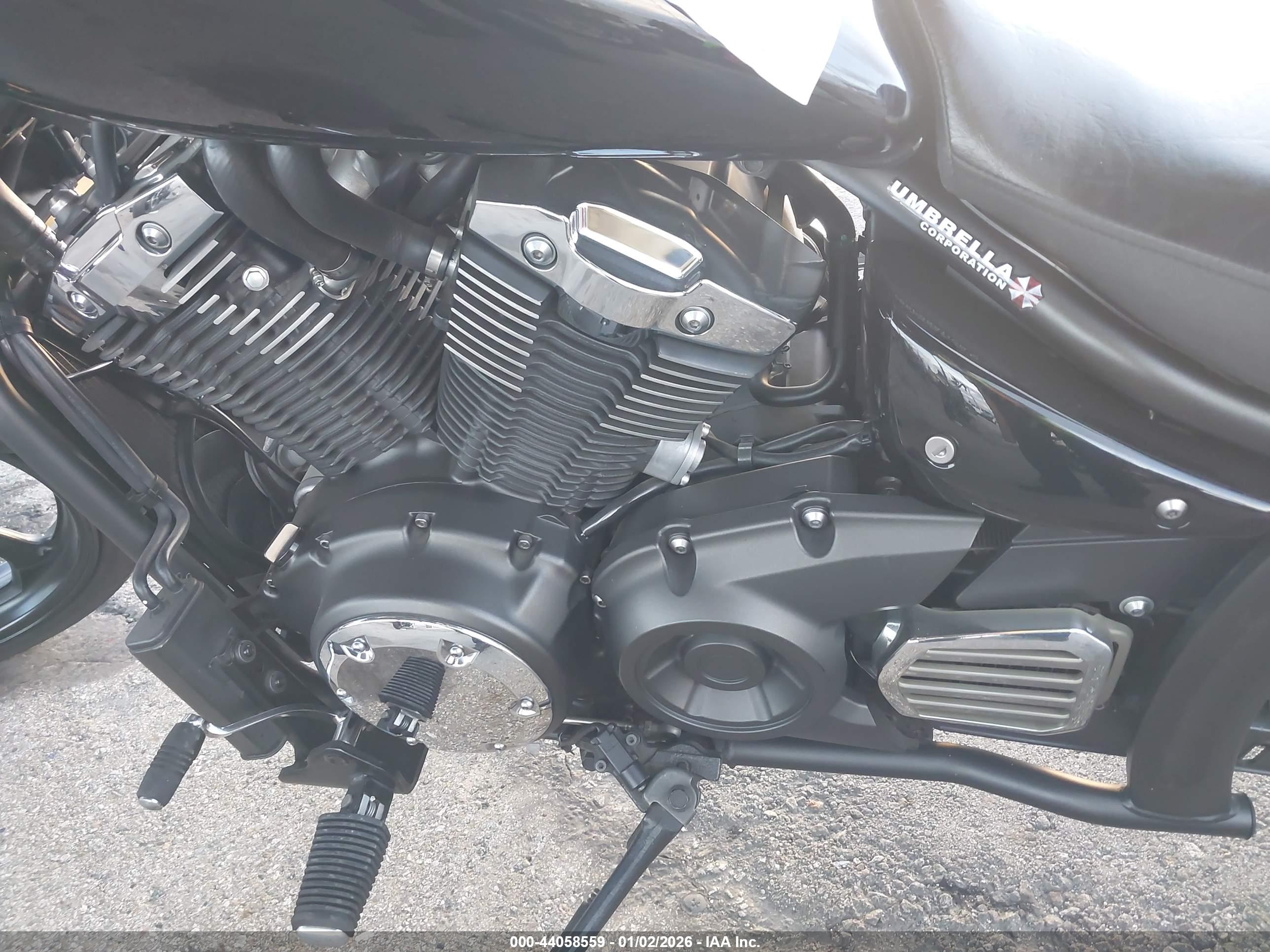 YAMAHA XVS1300 image 9