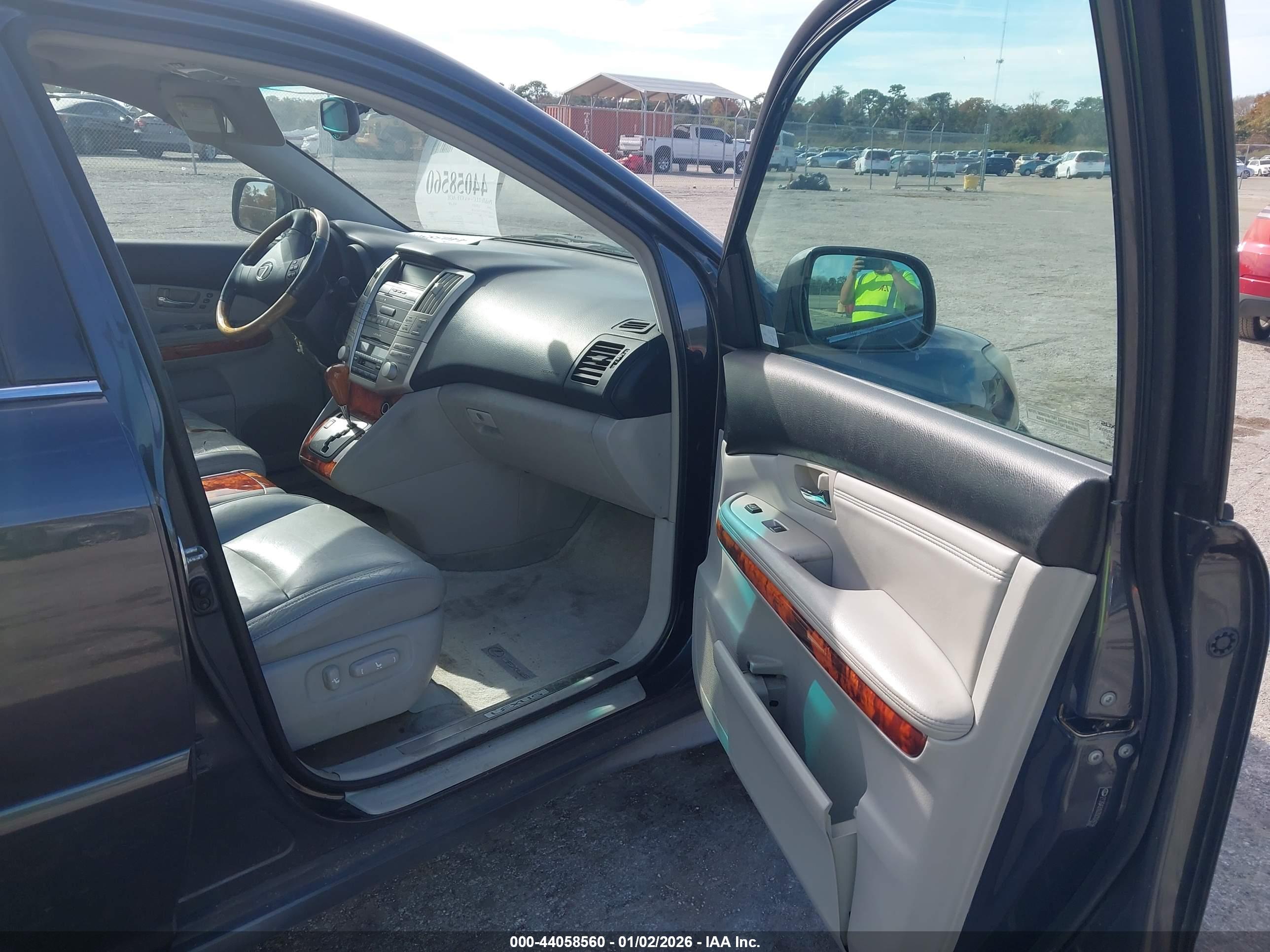 LEXUS RX image 5