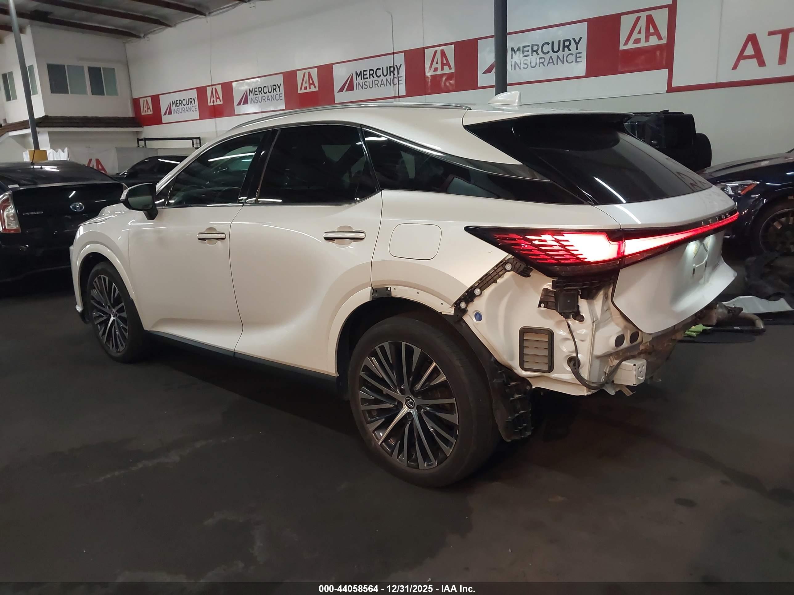LEXUS RX image 3