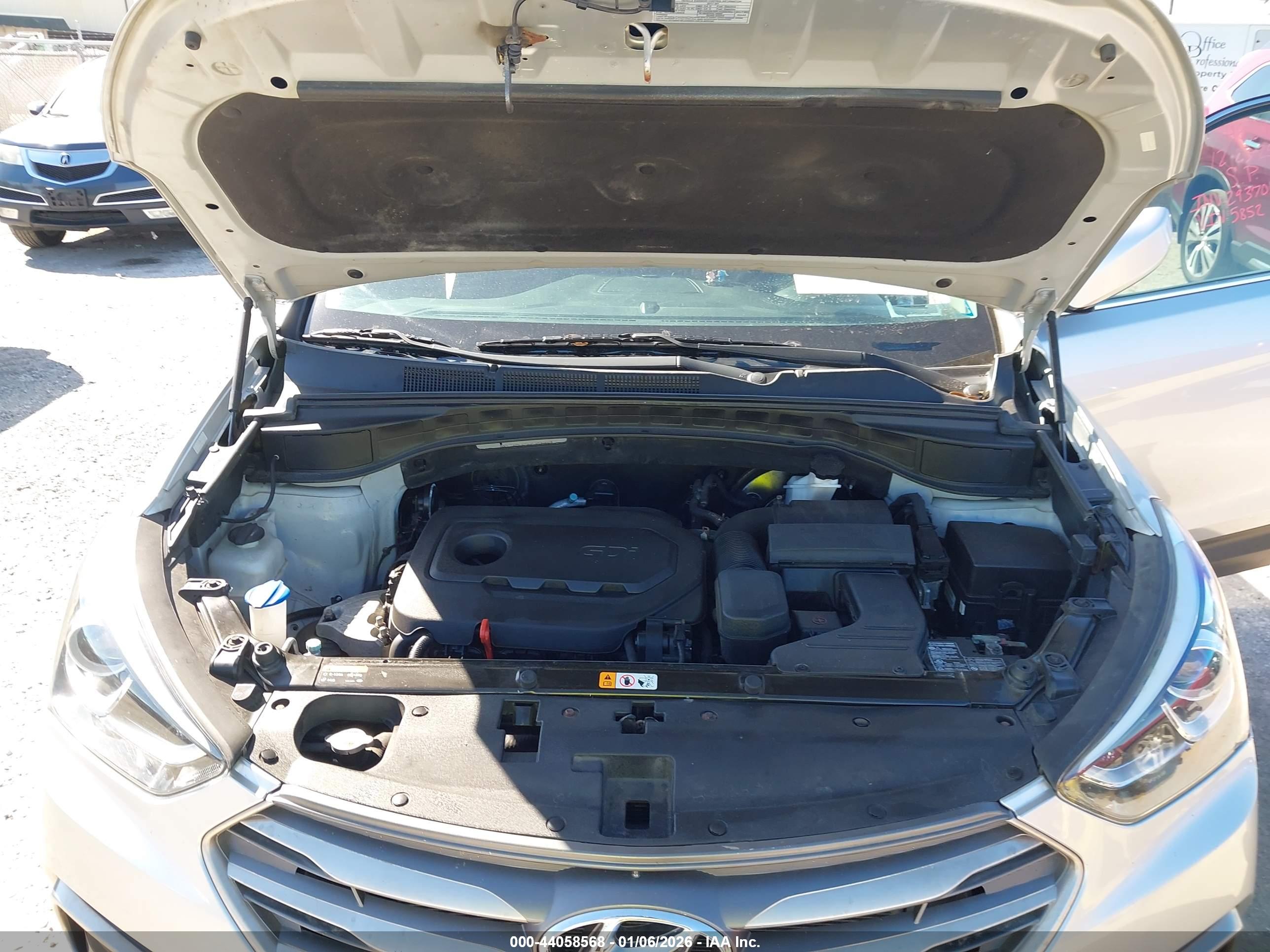 HYUNDAI SANTA image 10