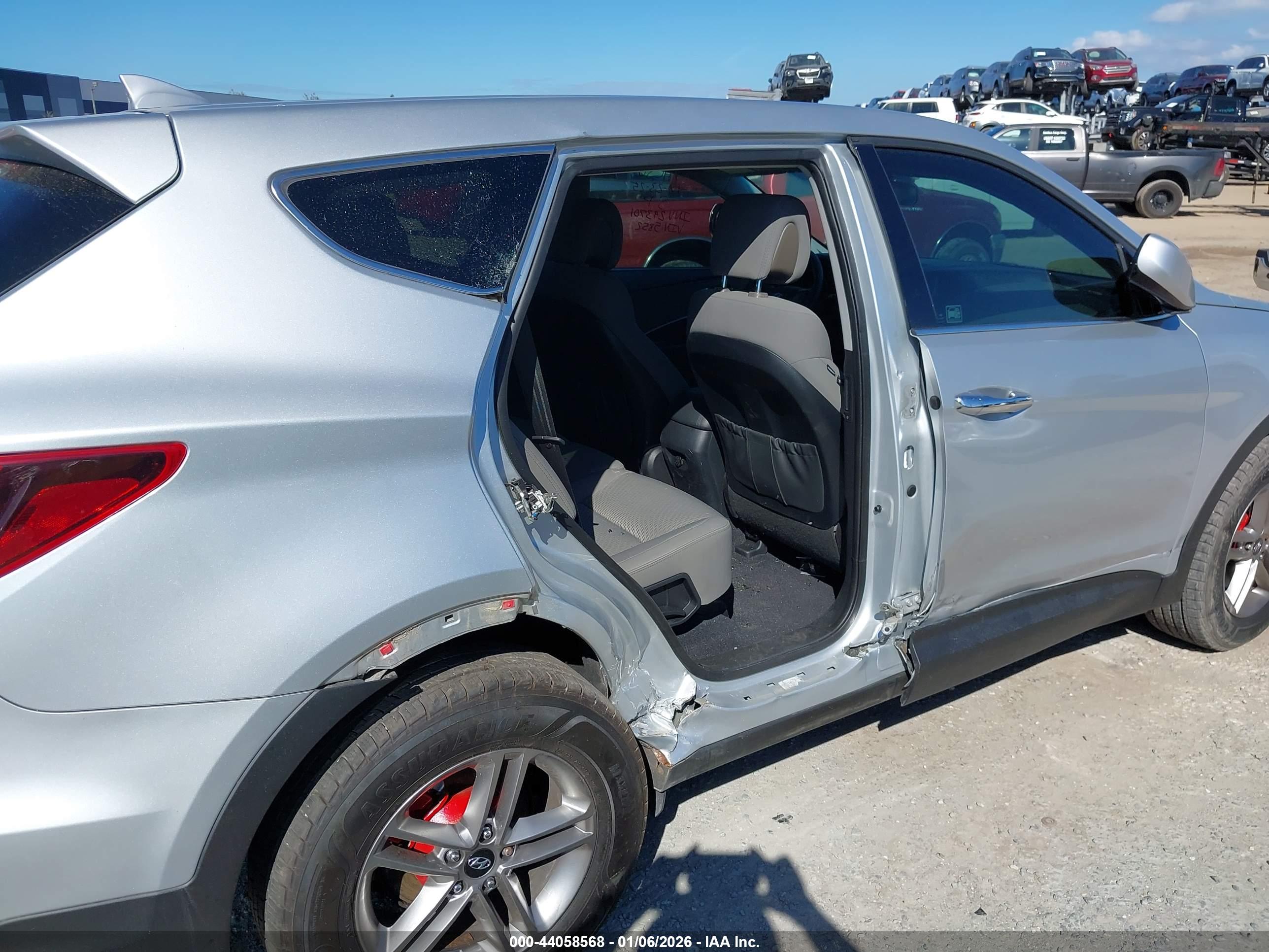 HYUNDAI SANTA image 6