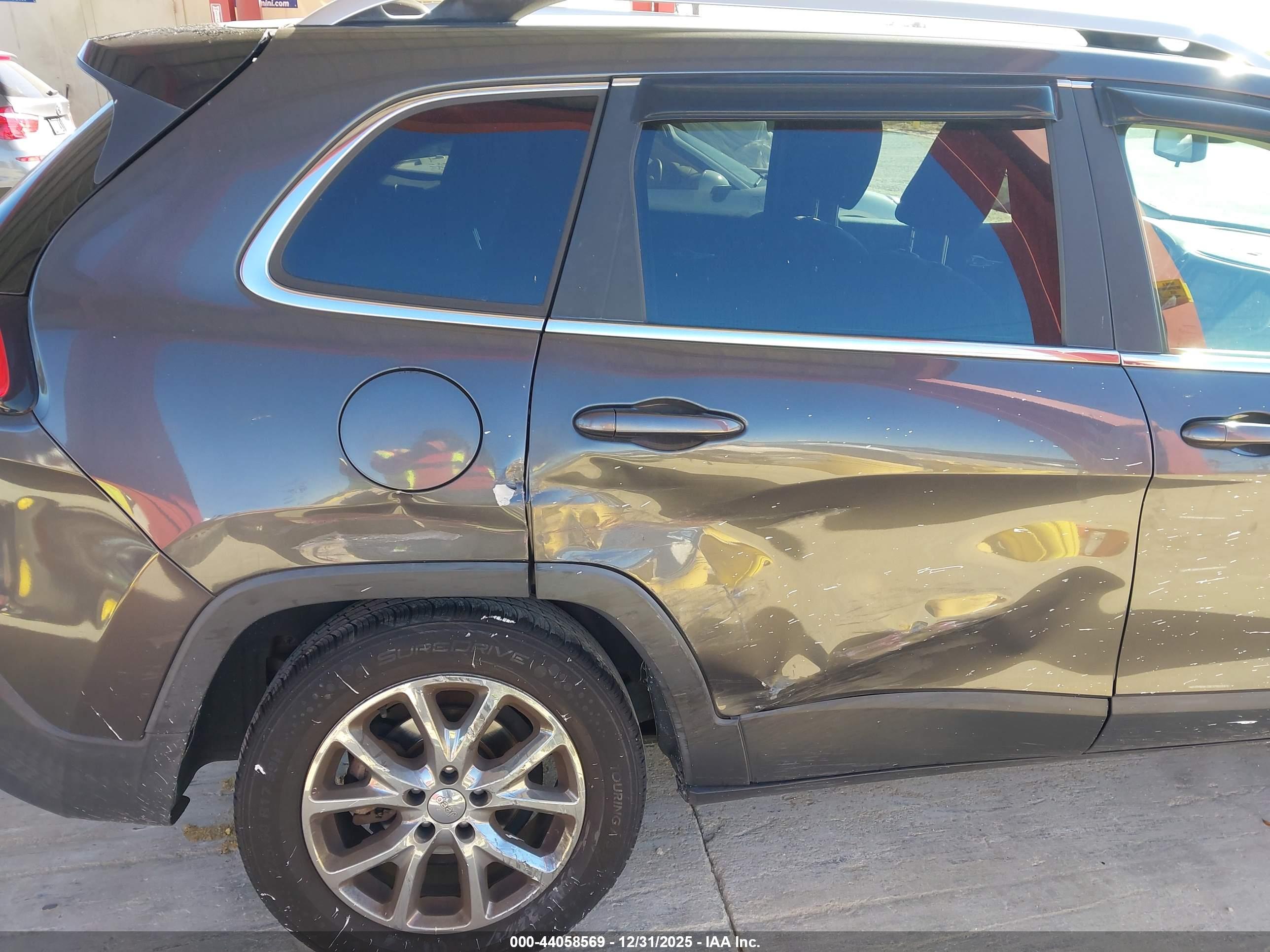 JEEP CHEROKEE image 6