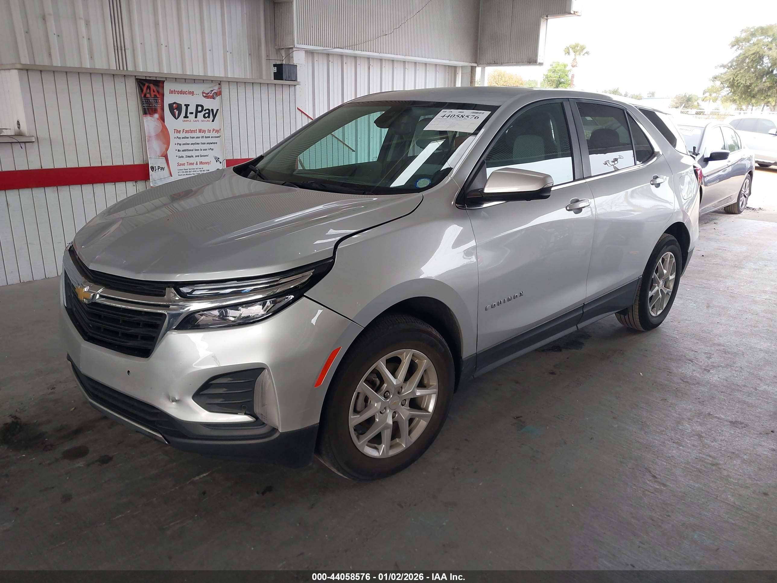 CHEVROLET EQUINOX image 2