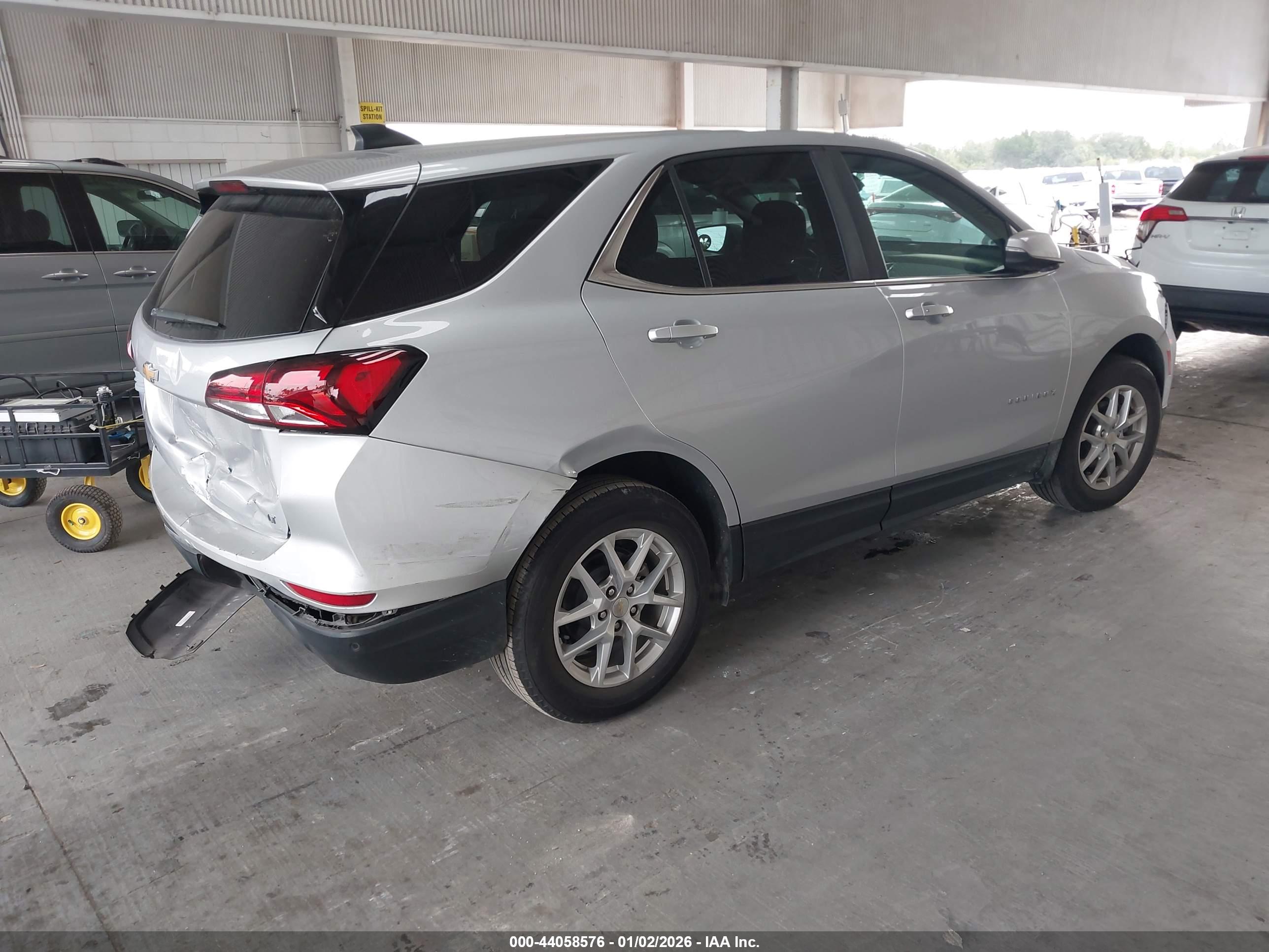 CHEVROLET EQUINOX image 4