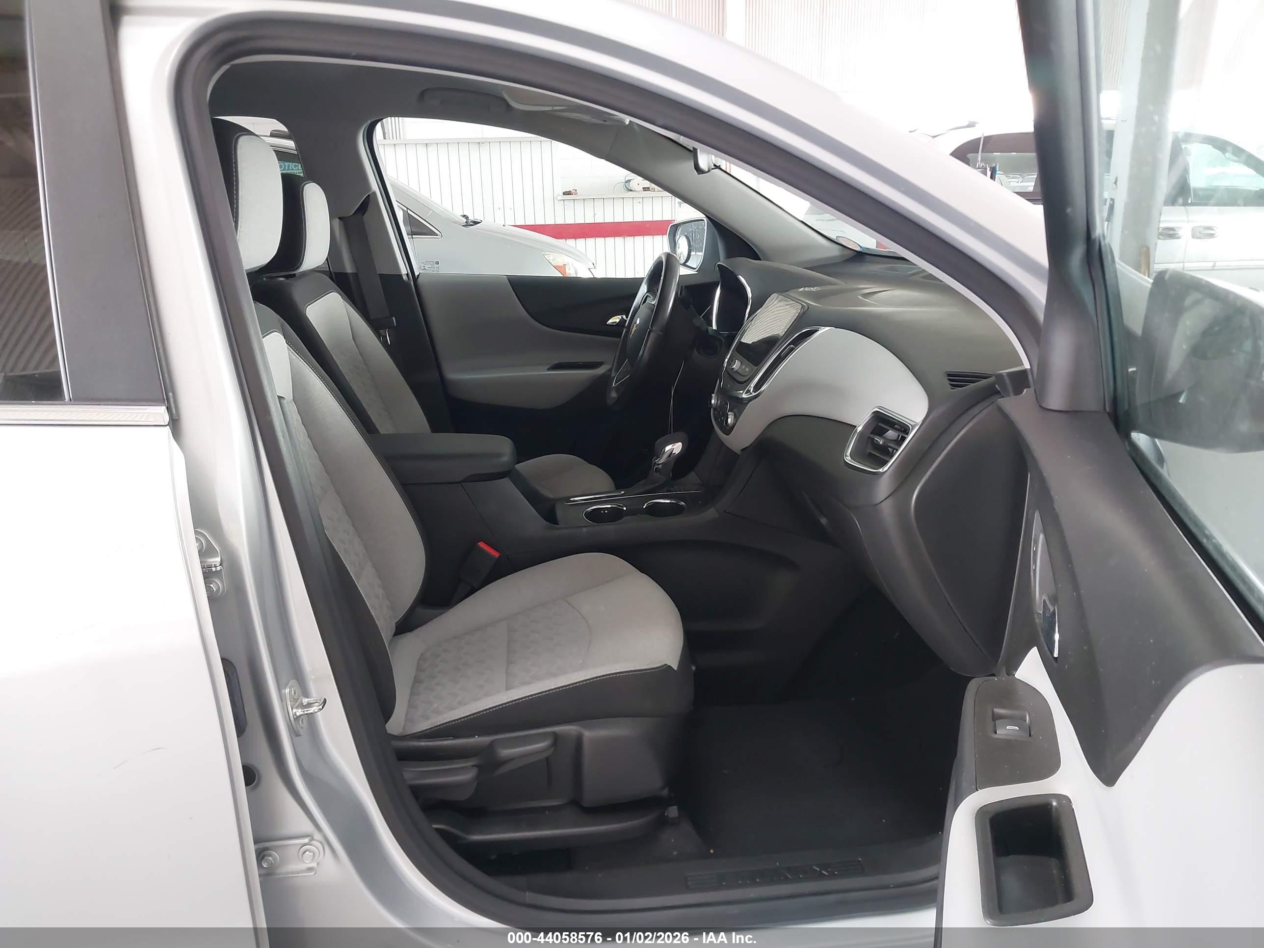 CHEVROLET EQUINOX image 5