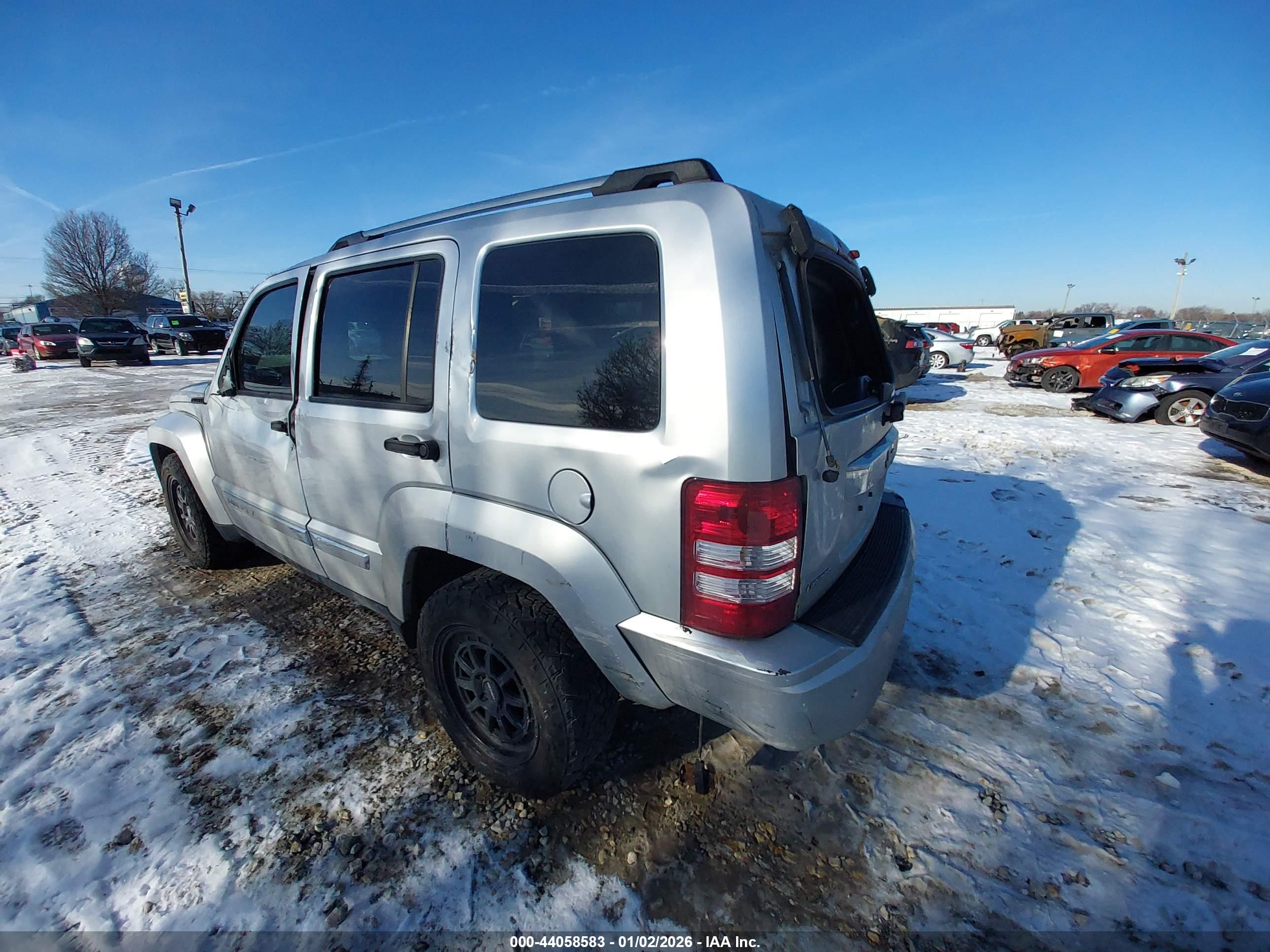 JEEP LIBERTY image 3