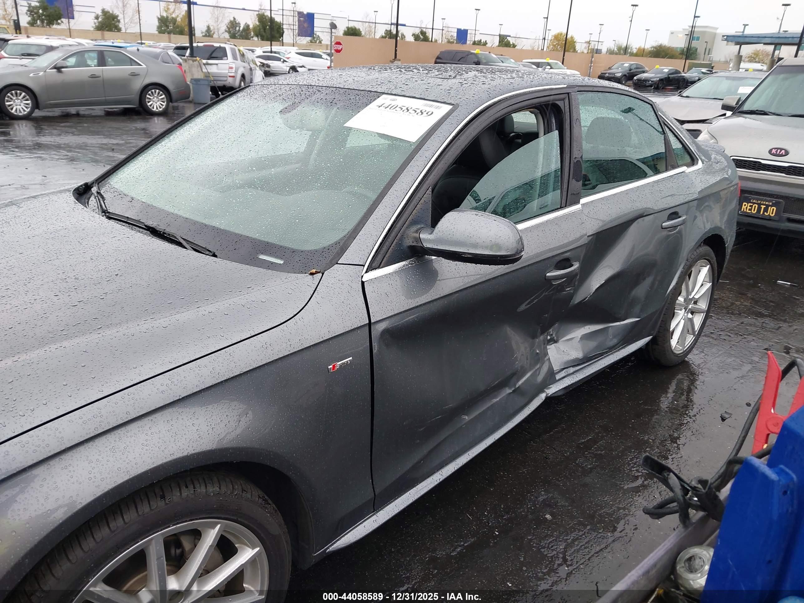 AUDI A4 image 6