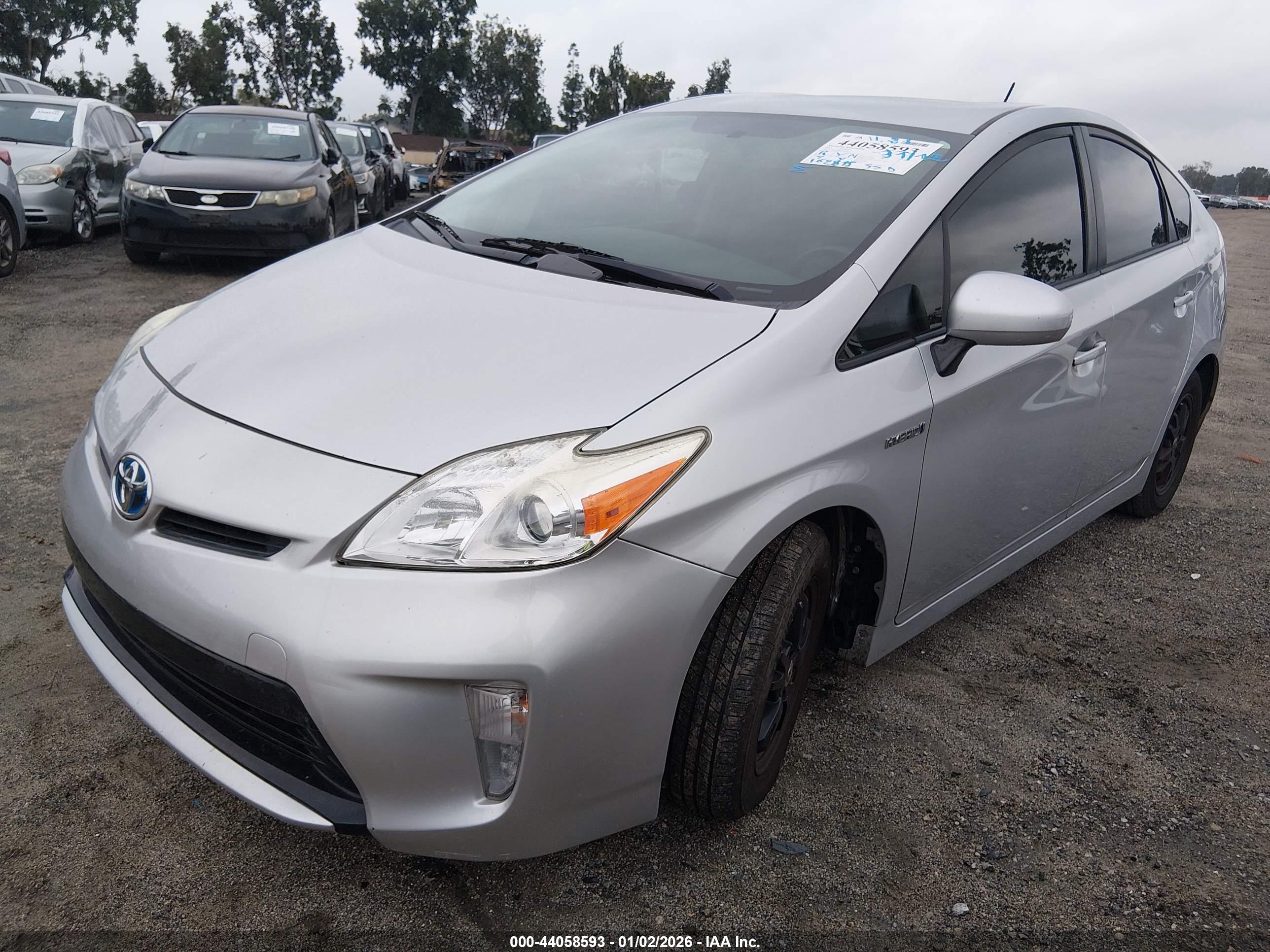 TOYOTA PRIUS image 2