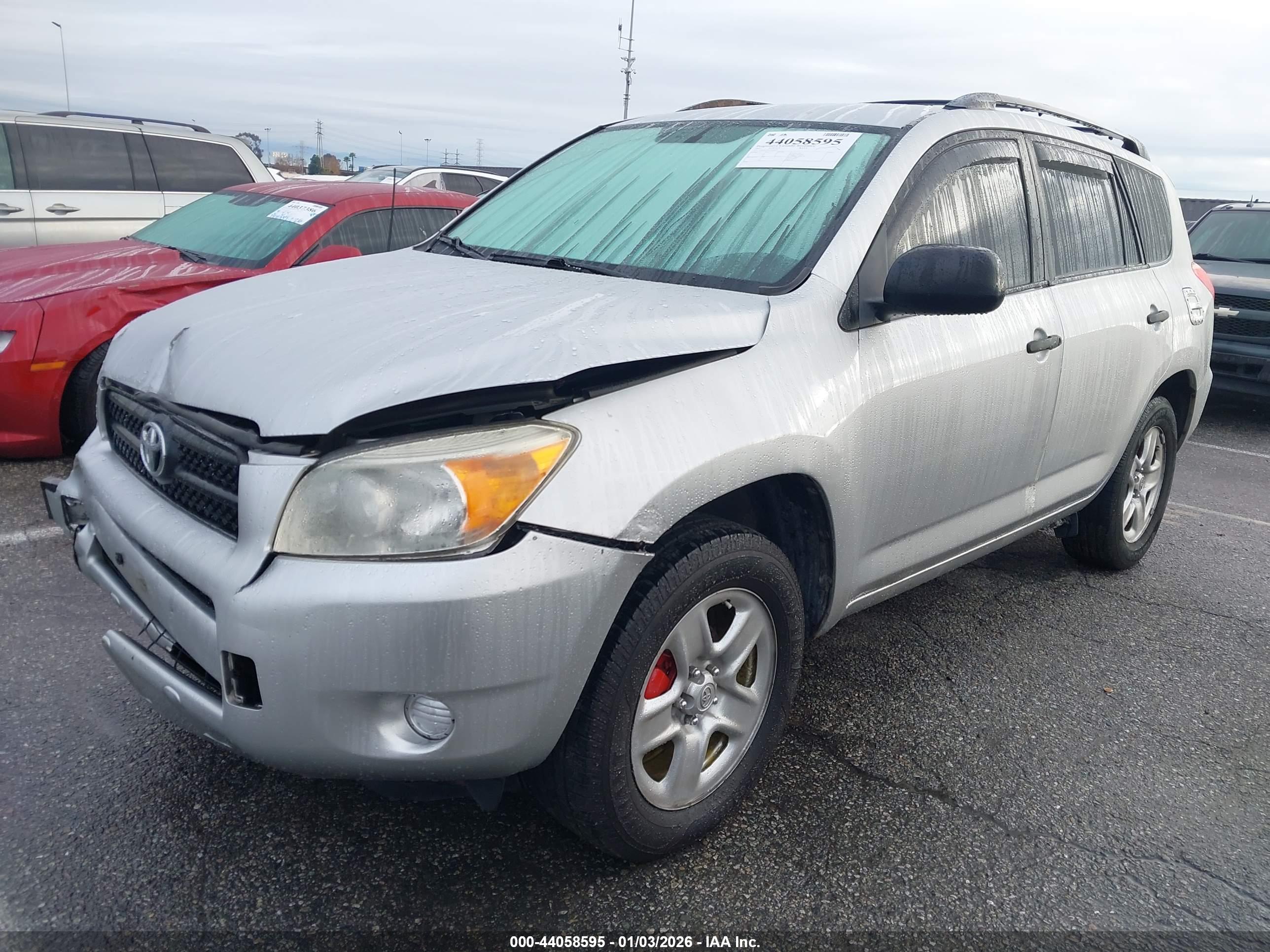 TOYOTA RAV4 image 2