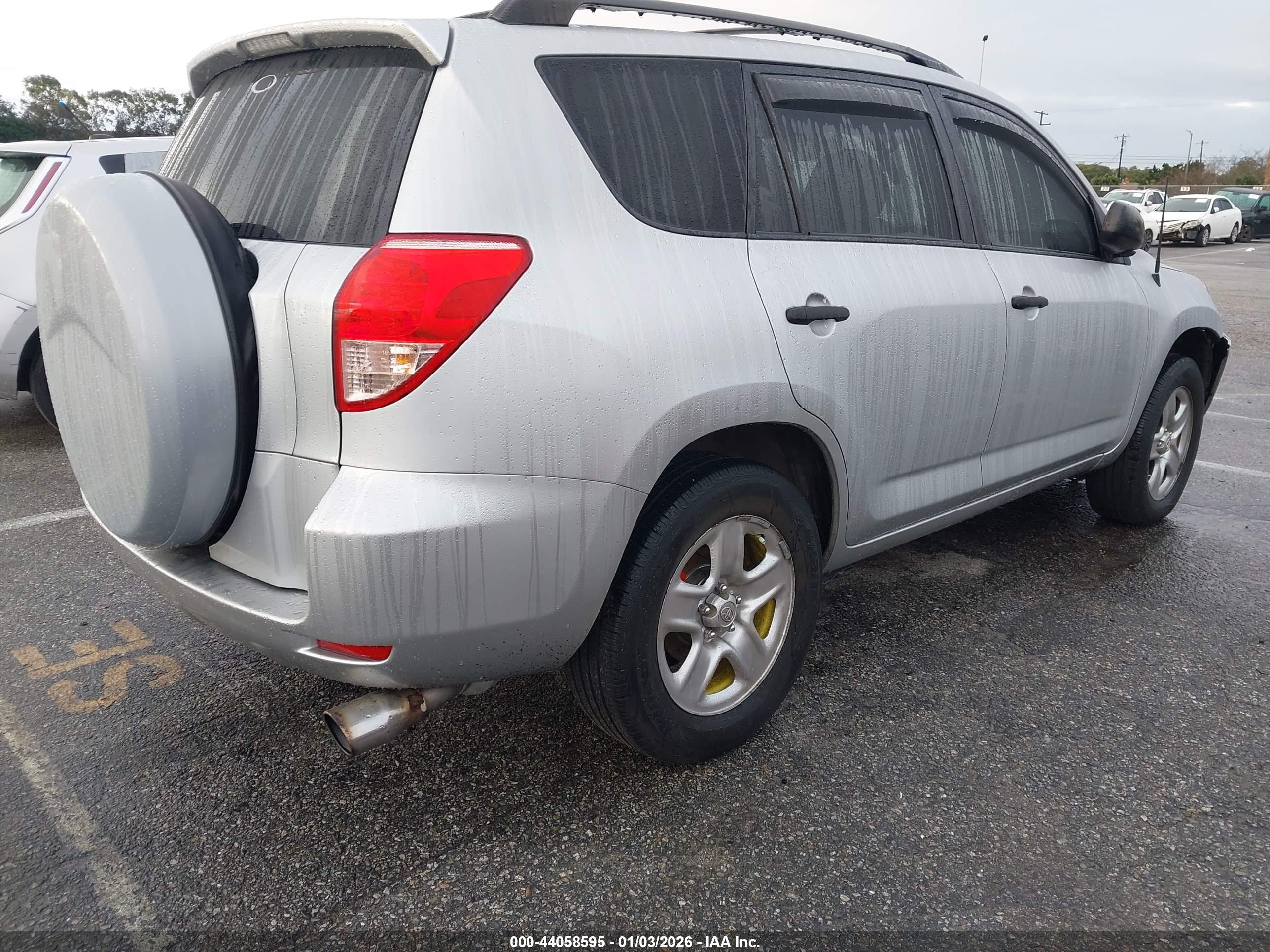 TOYOTA RAV4 image 4