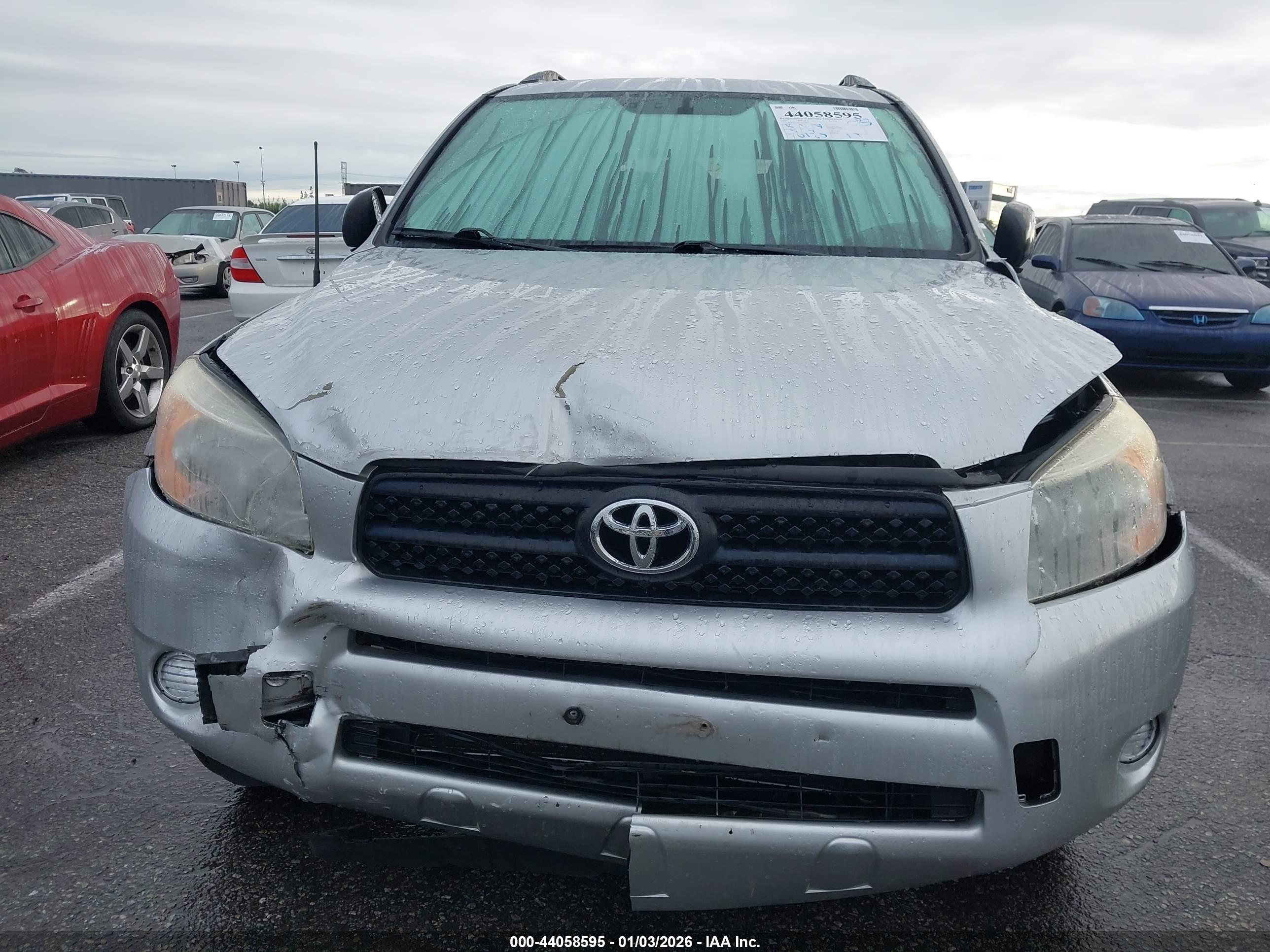 TOYOTA RAV4 image 6