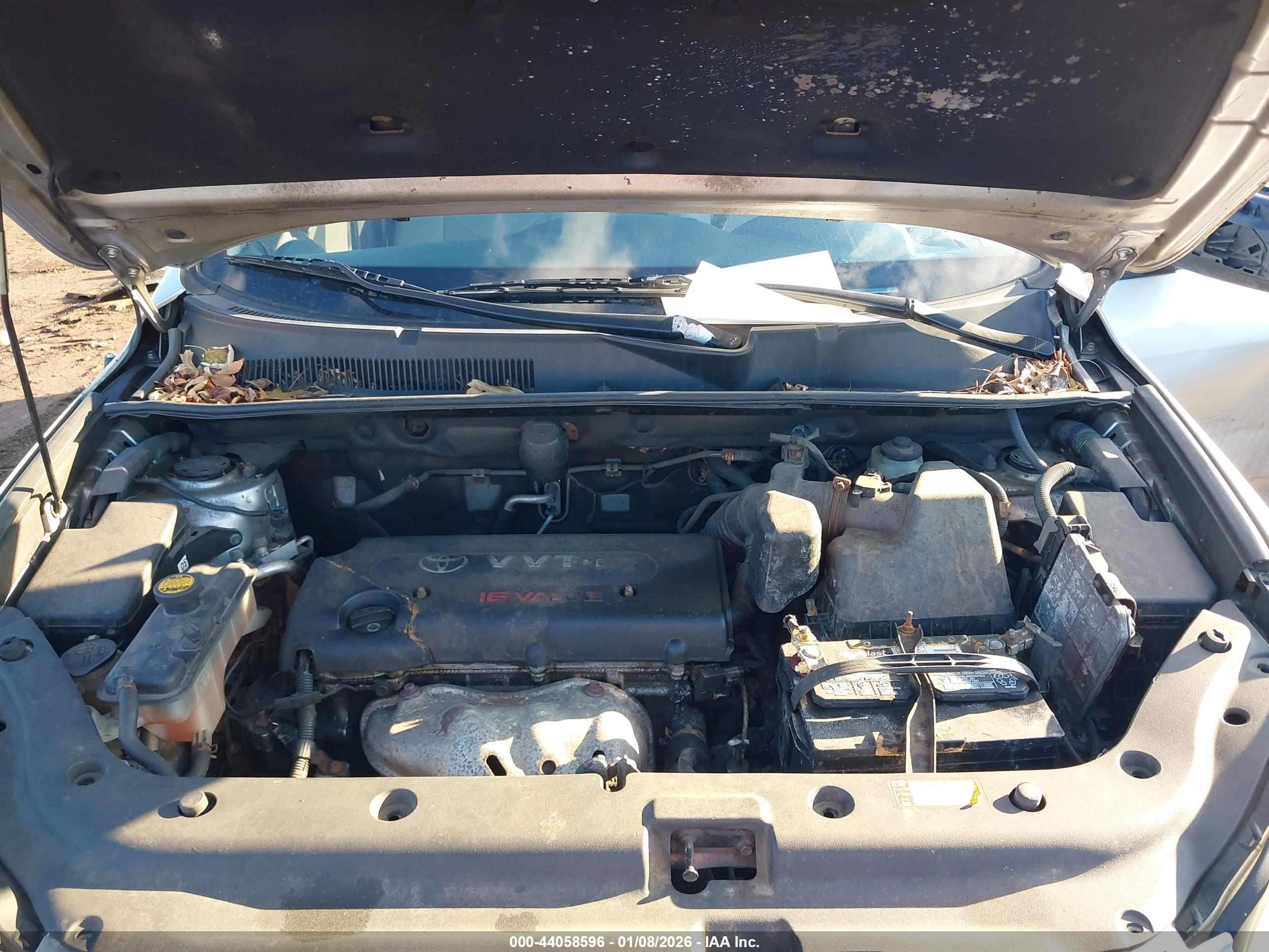 TOYOTA RAV4 image 10