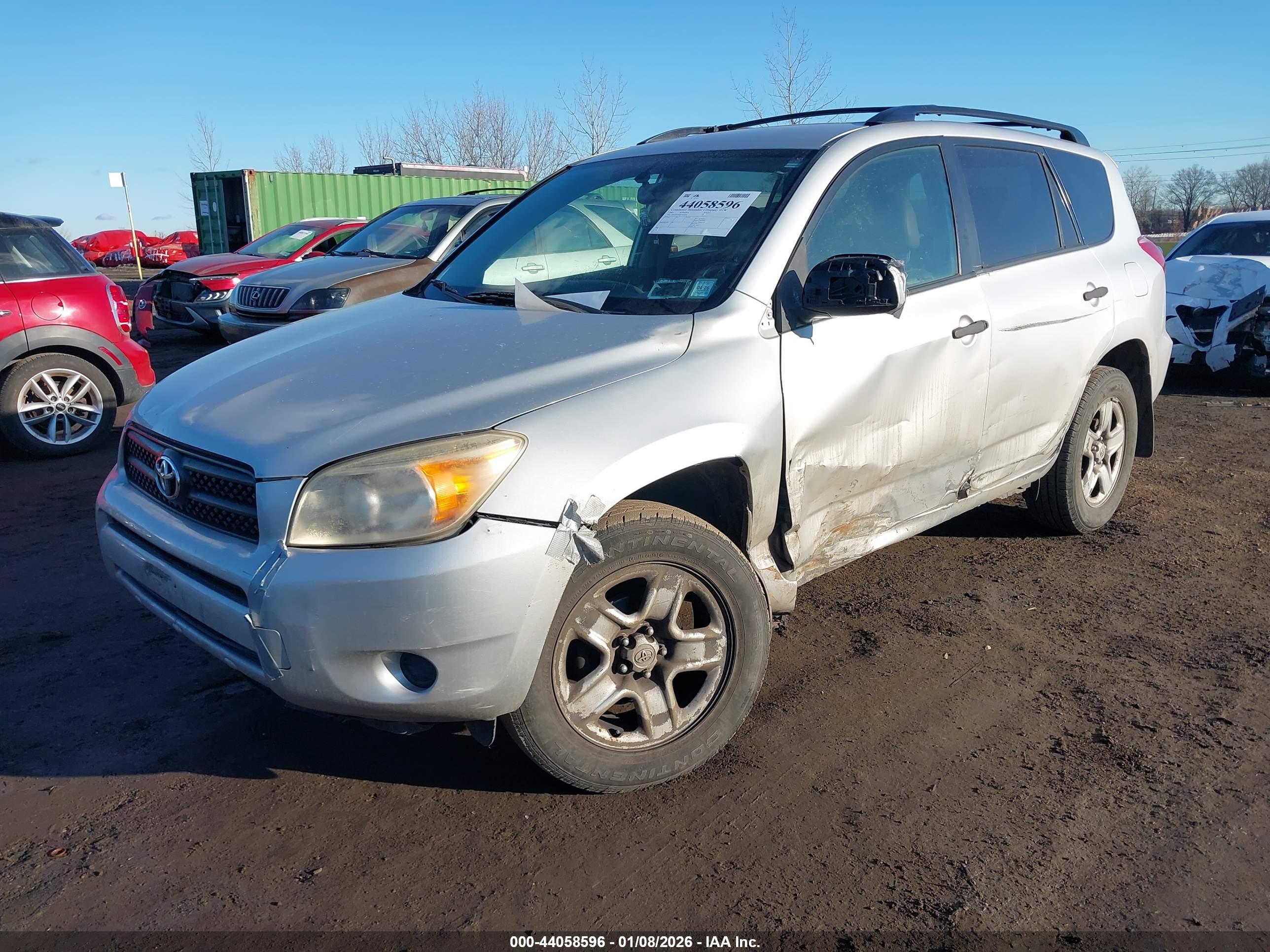 TOYOTA RAV4 image 2