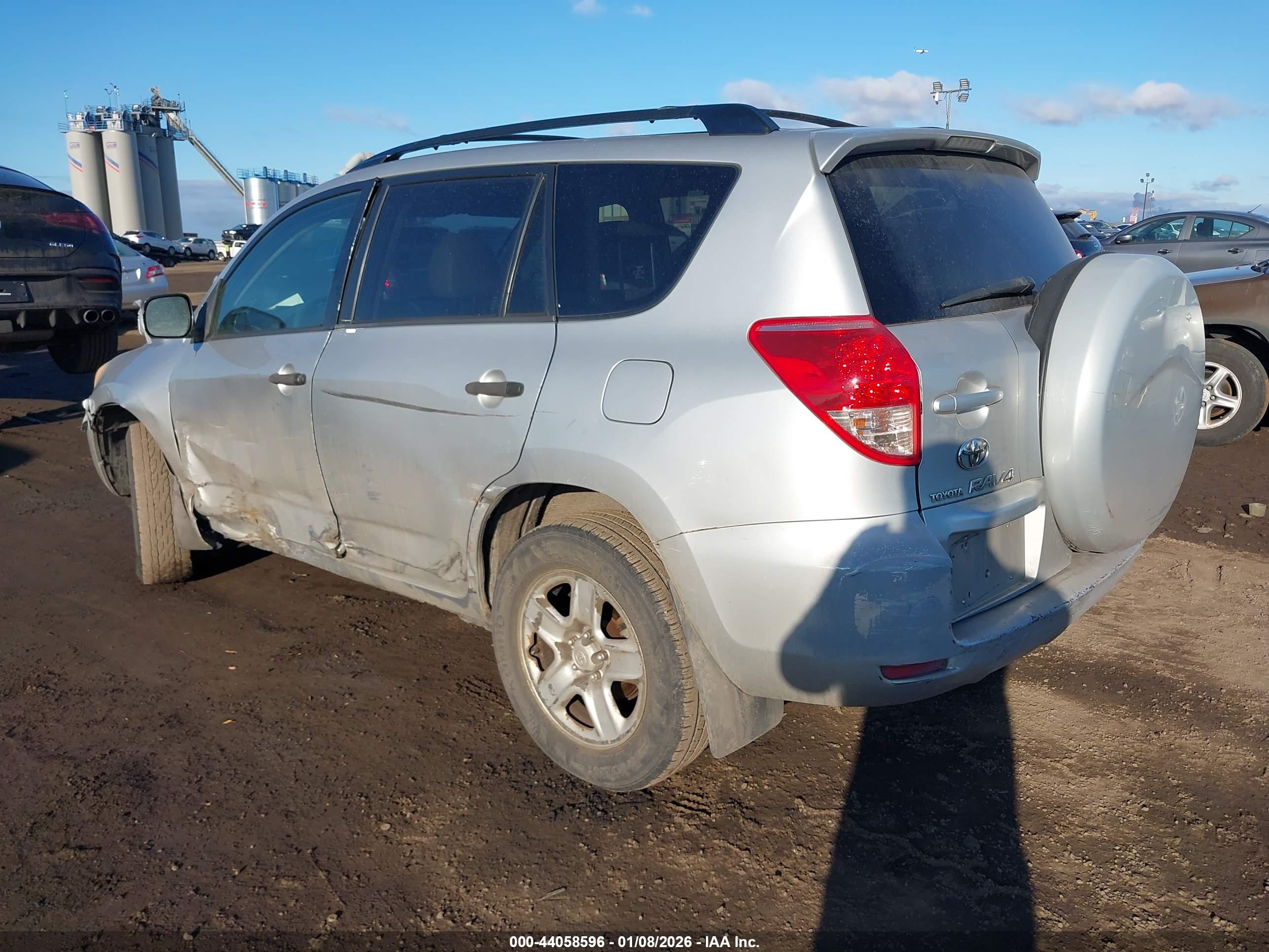 TOYOTA RAV4 image 3
