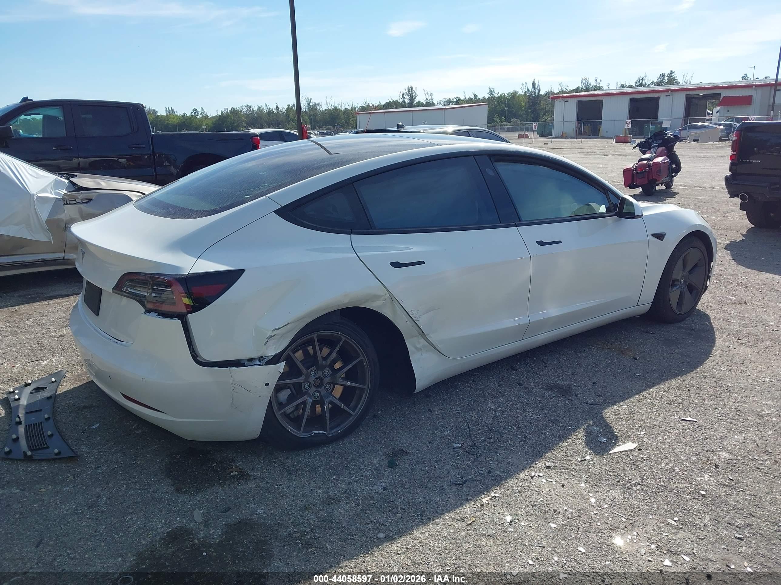 TESLA MODEL image 4