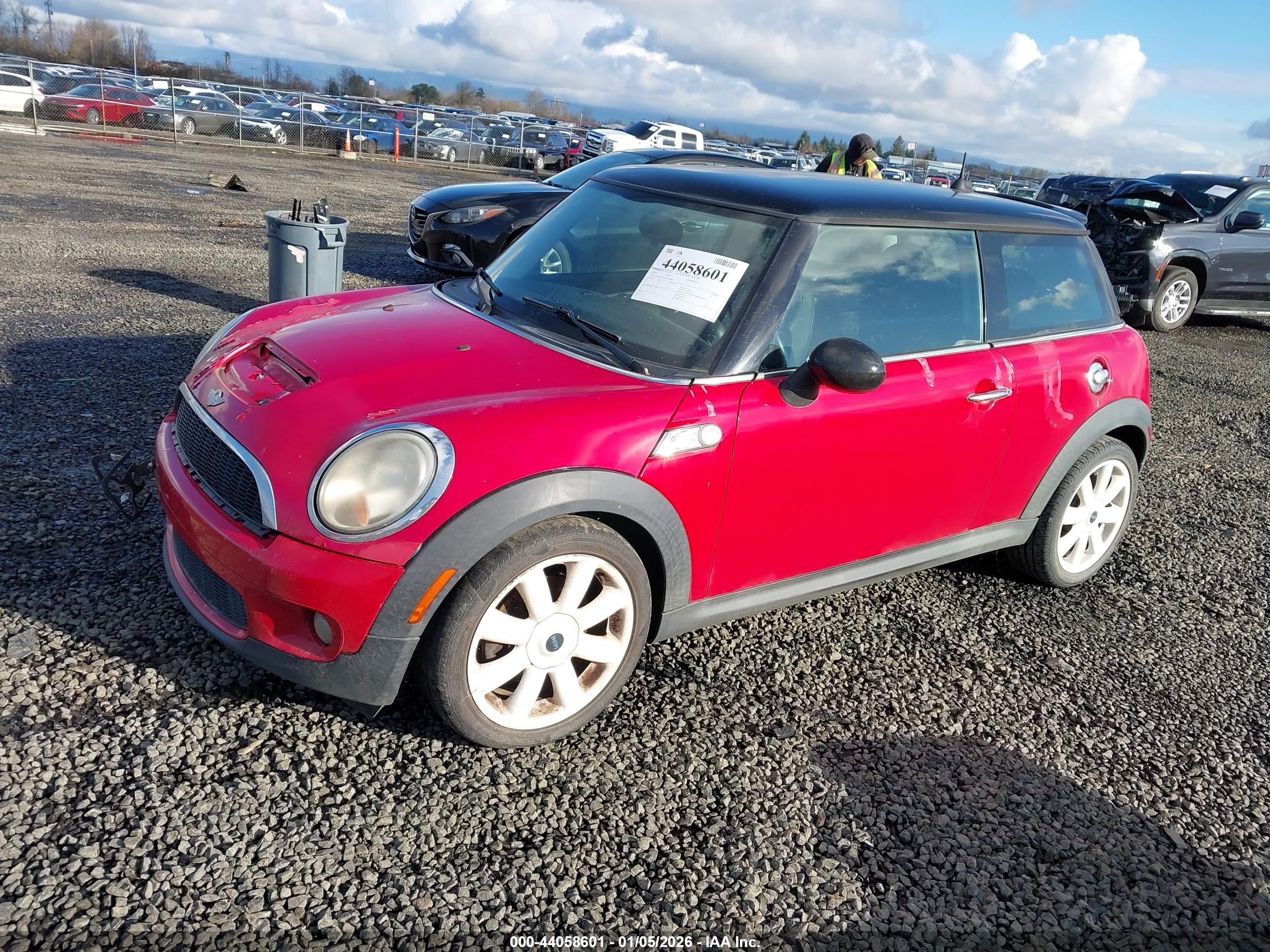 MINI COOPER image 2