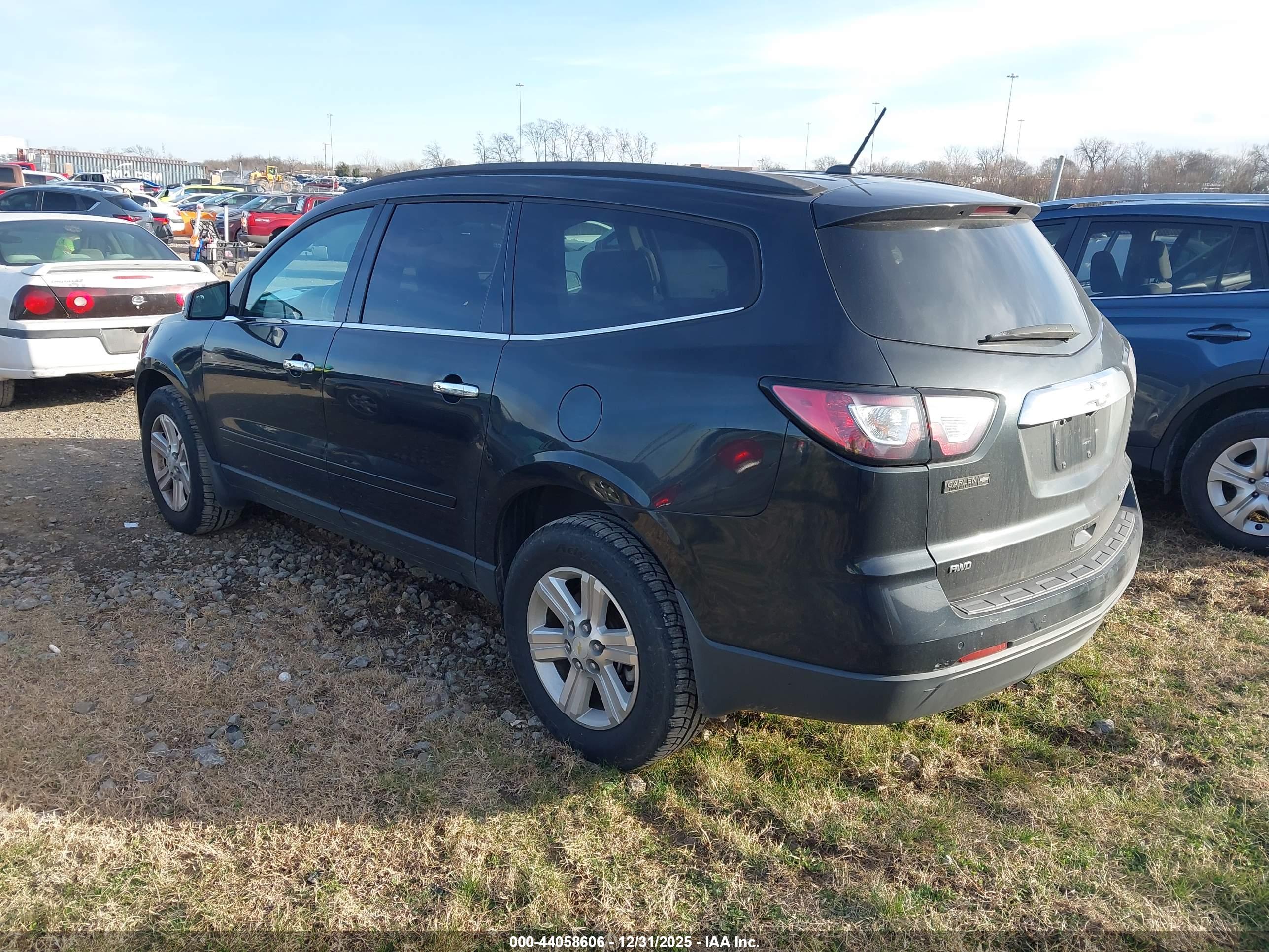 CHEVROLET TRAVERSE image 3