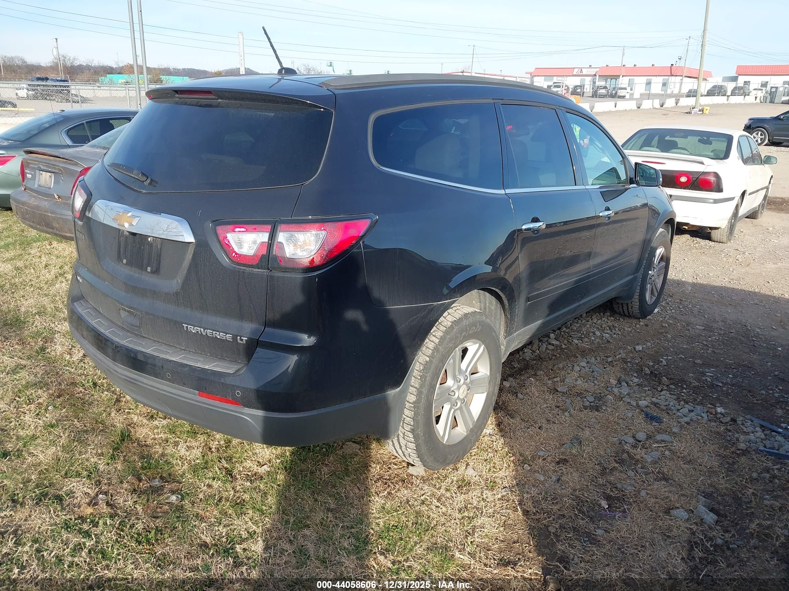 CHEVROLET TRAVERSE image 4