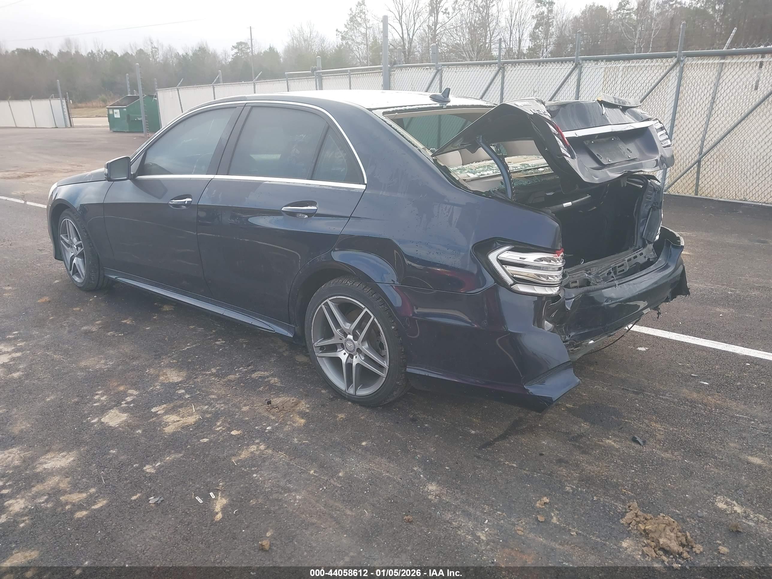 MERCEDES-BENZ E image 3