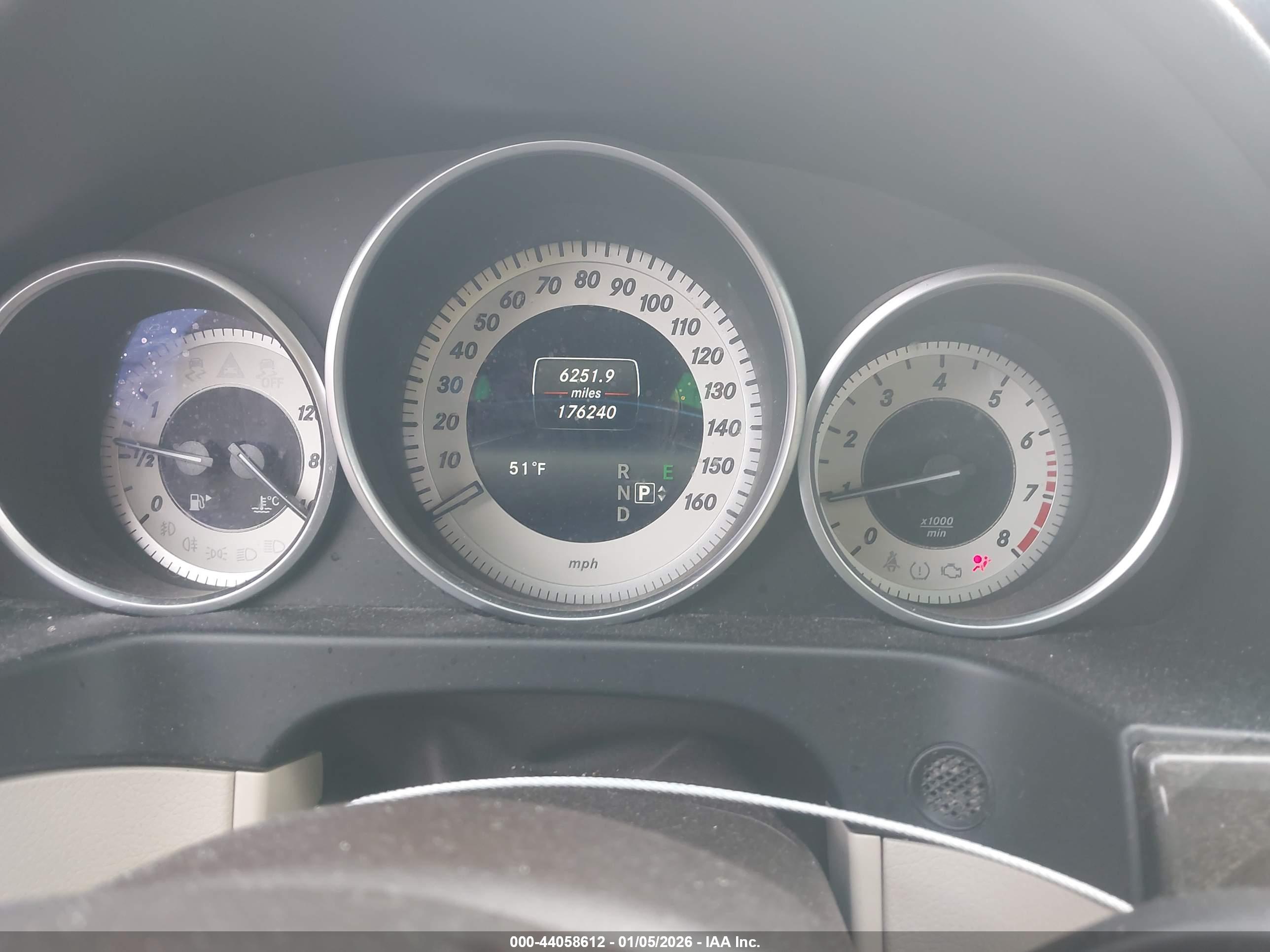 MERCEDES-BENZ E image 7
