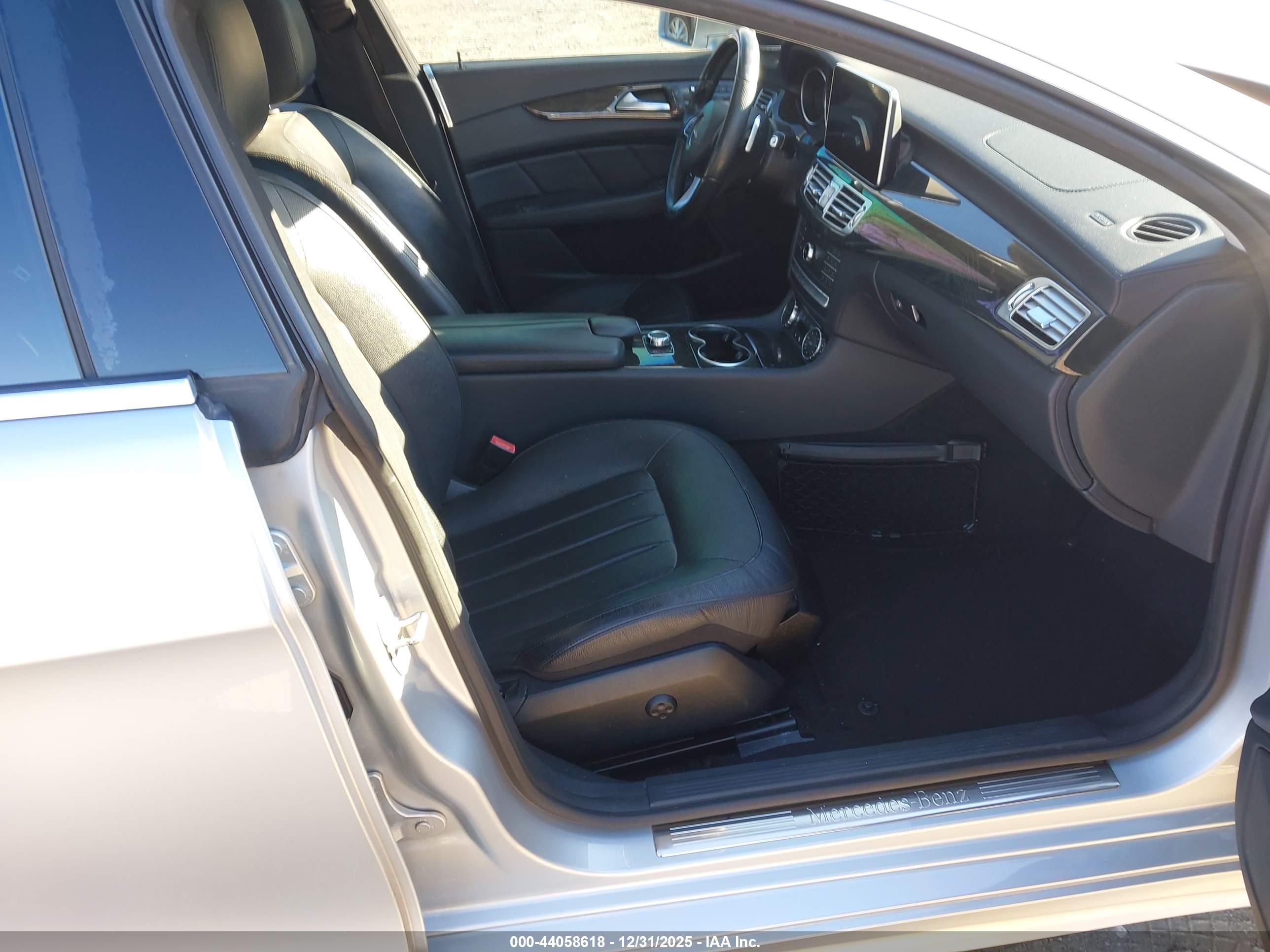 MERCEDES-BENZ CLS image 5