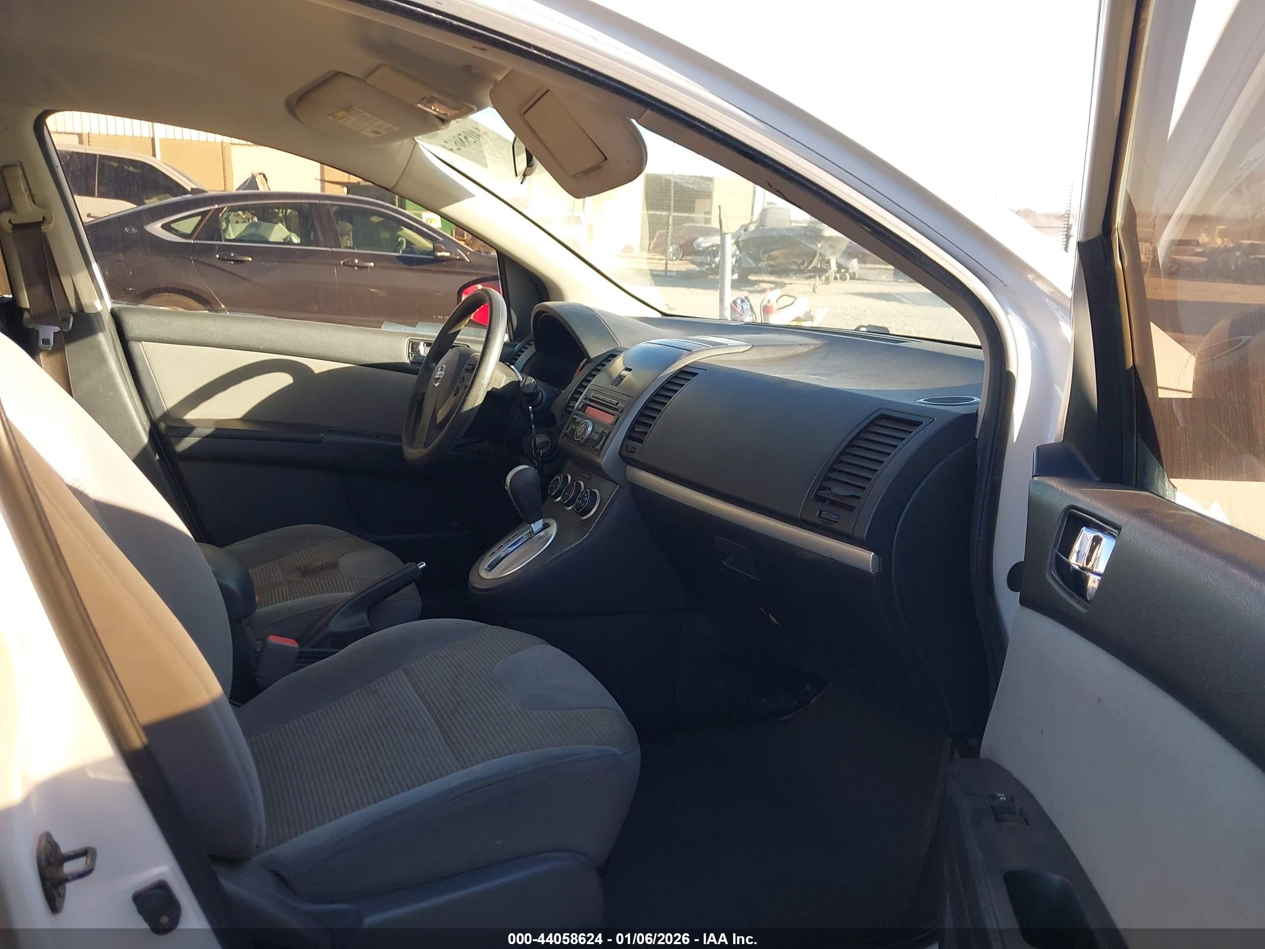 NISSAN SENTRA image 5