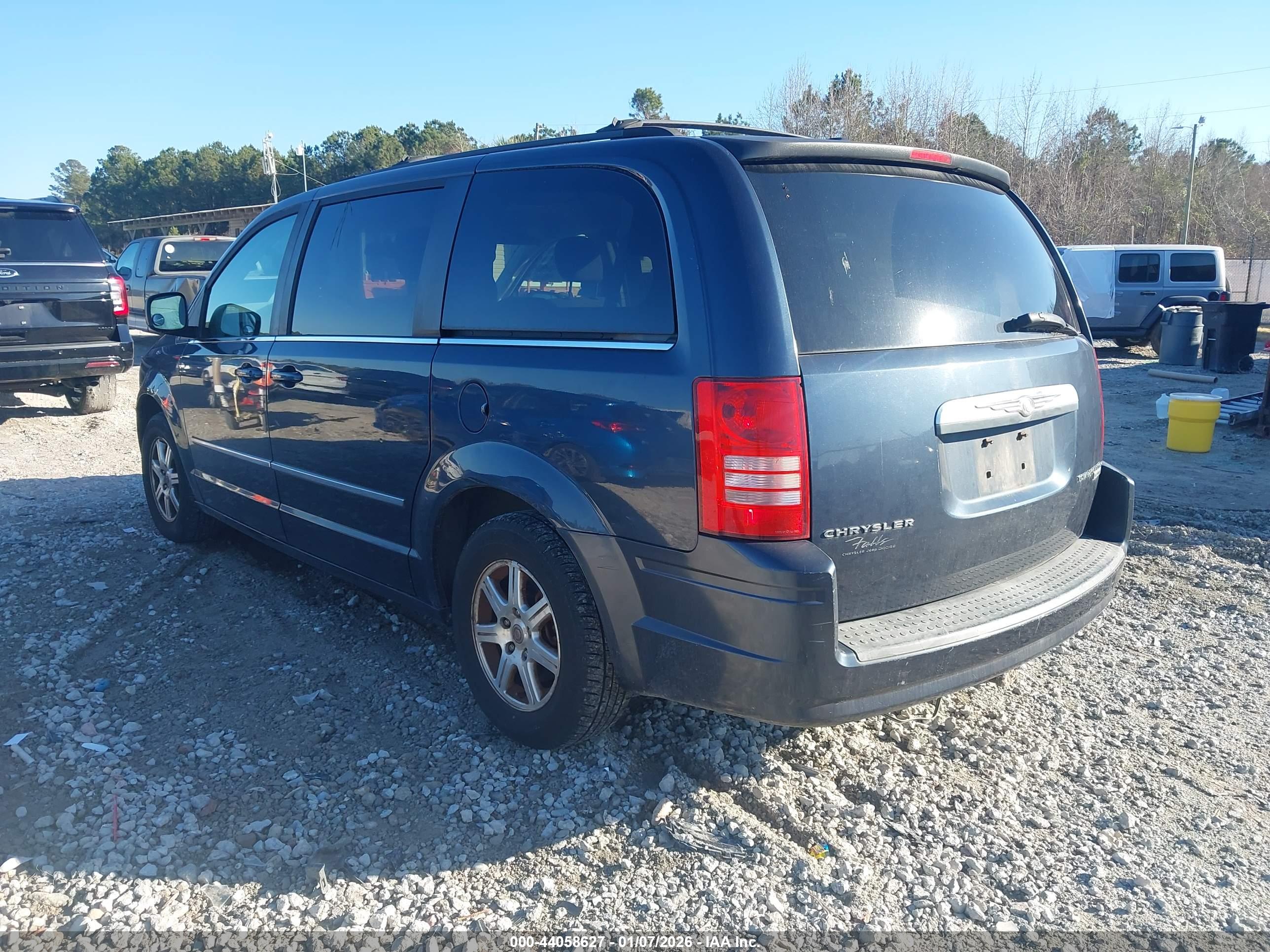CHRYSLER TOWN image 3
