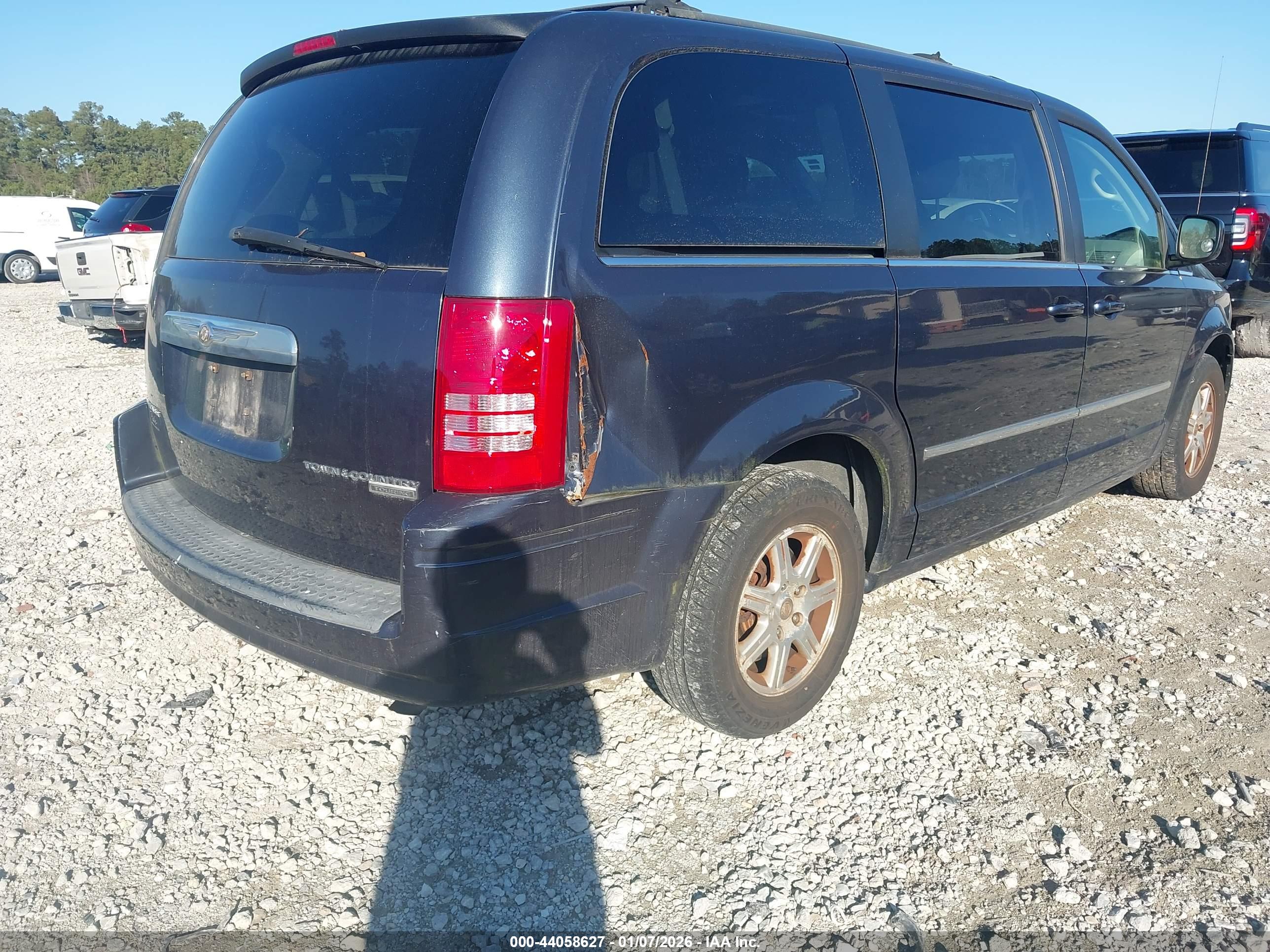 CHRYSLER TOWN image 4