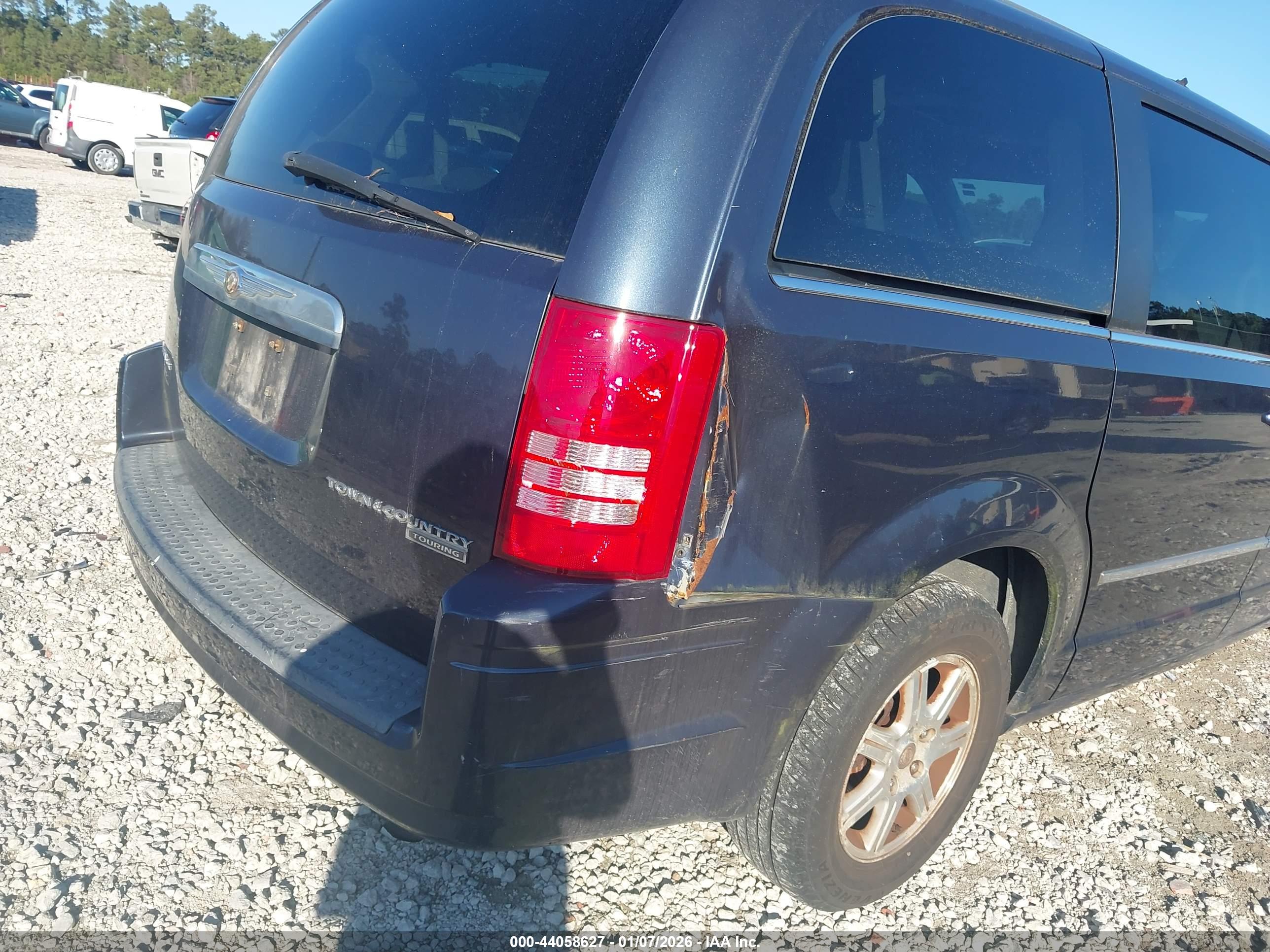 CHRYSLER TOWN image 6