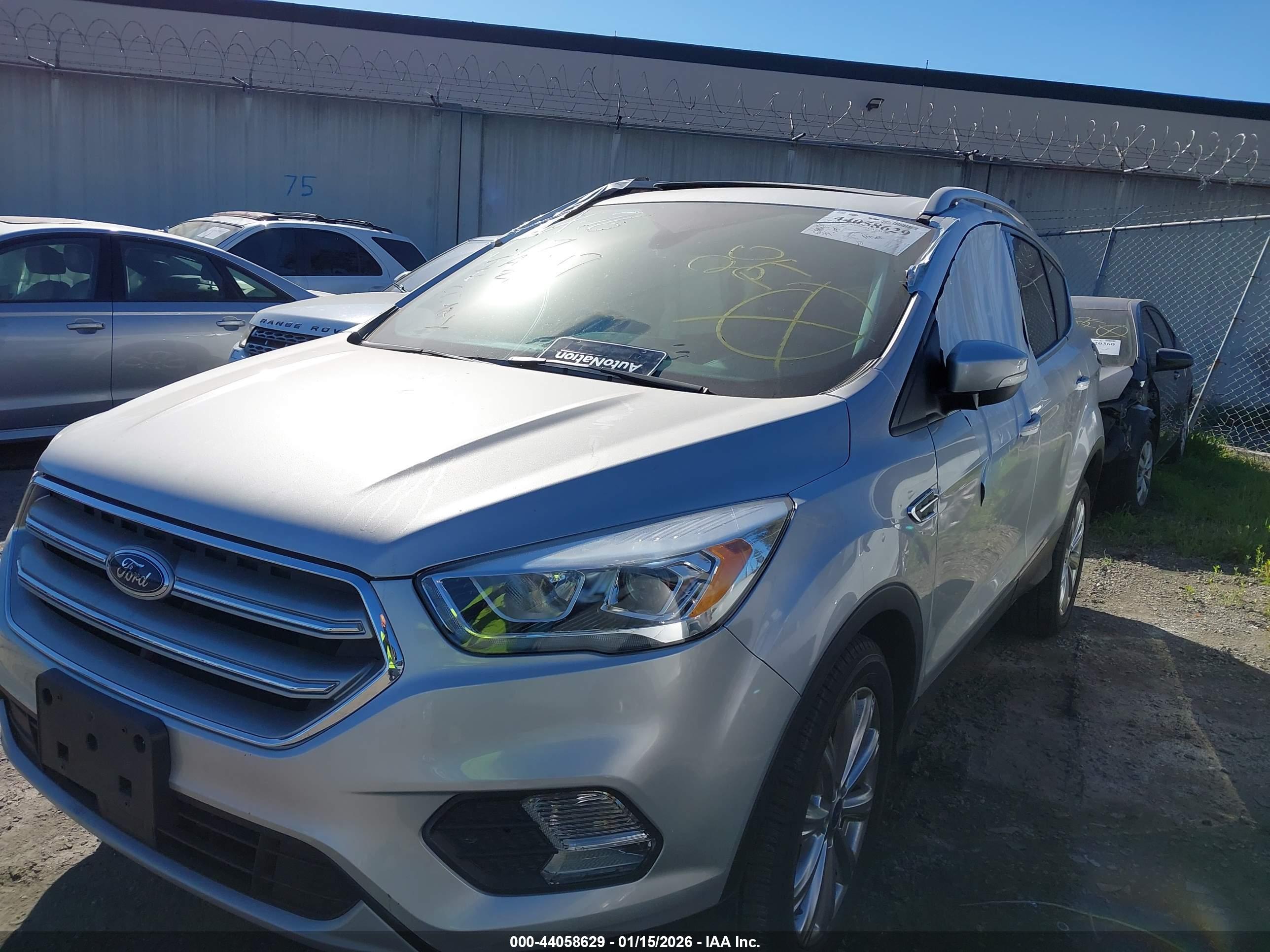 FORD ESCAPE image 2