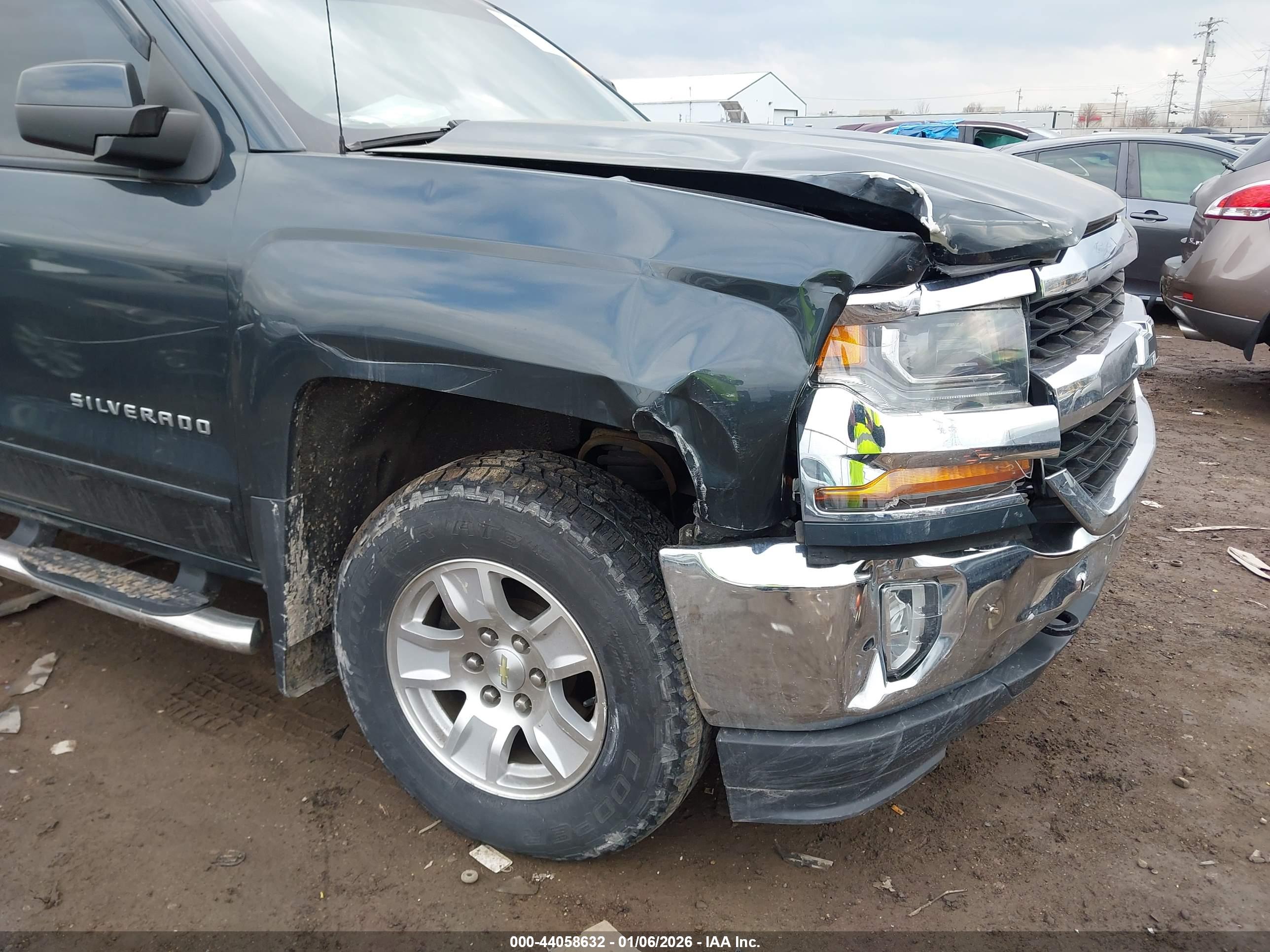 CHEVROLET SILVERADO image 6