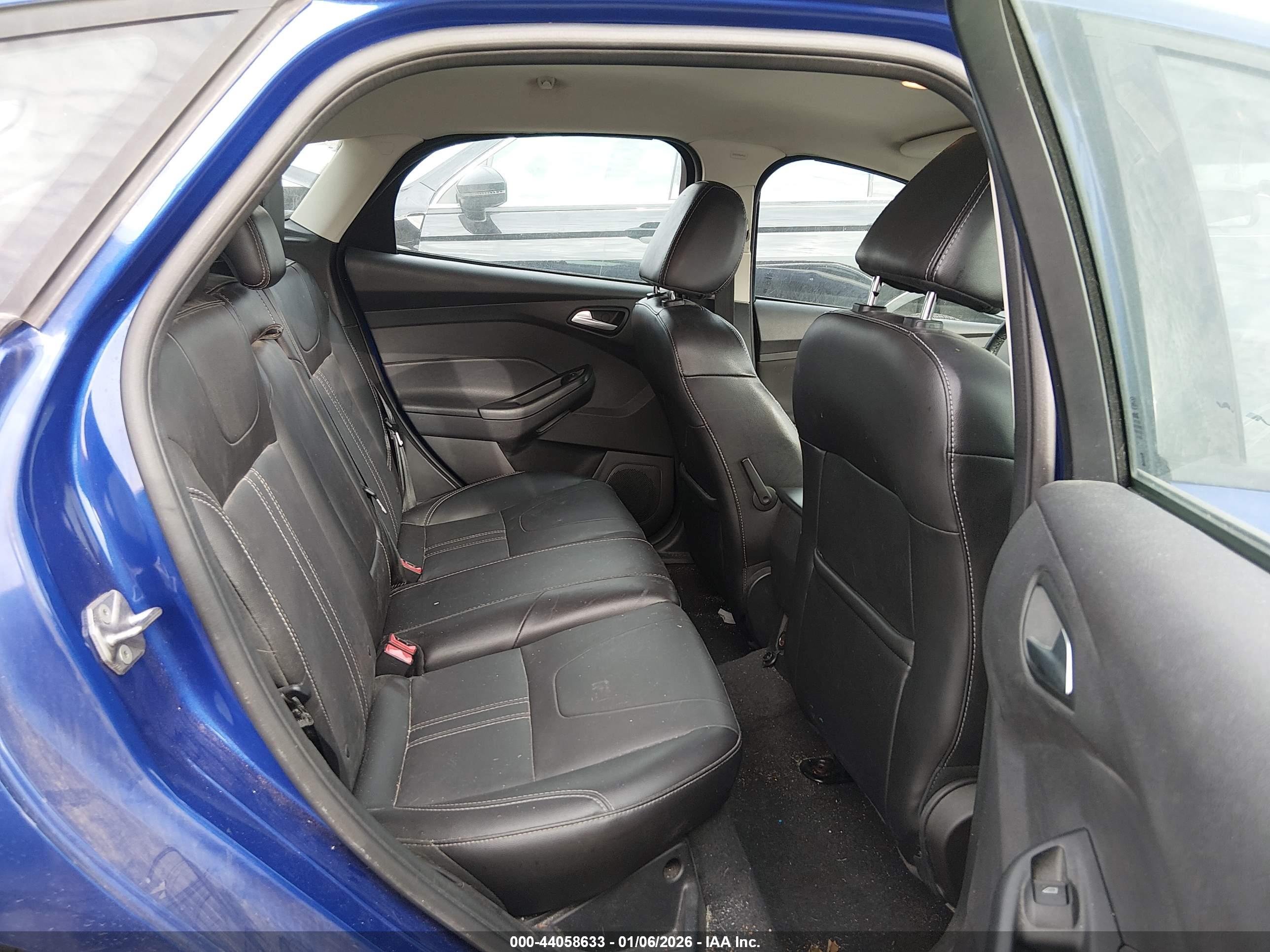 FORD FOCUS image 8