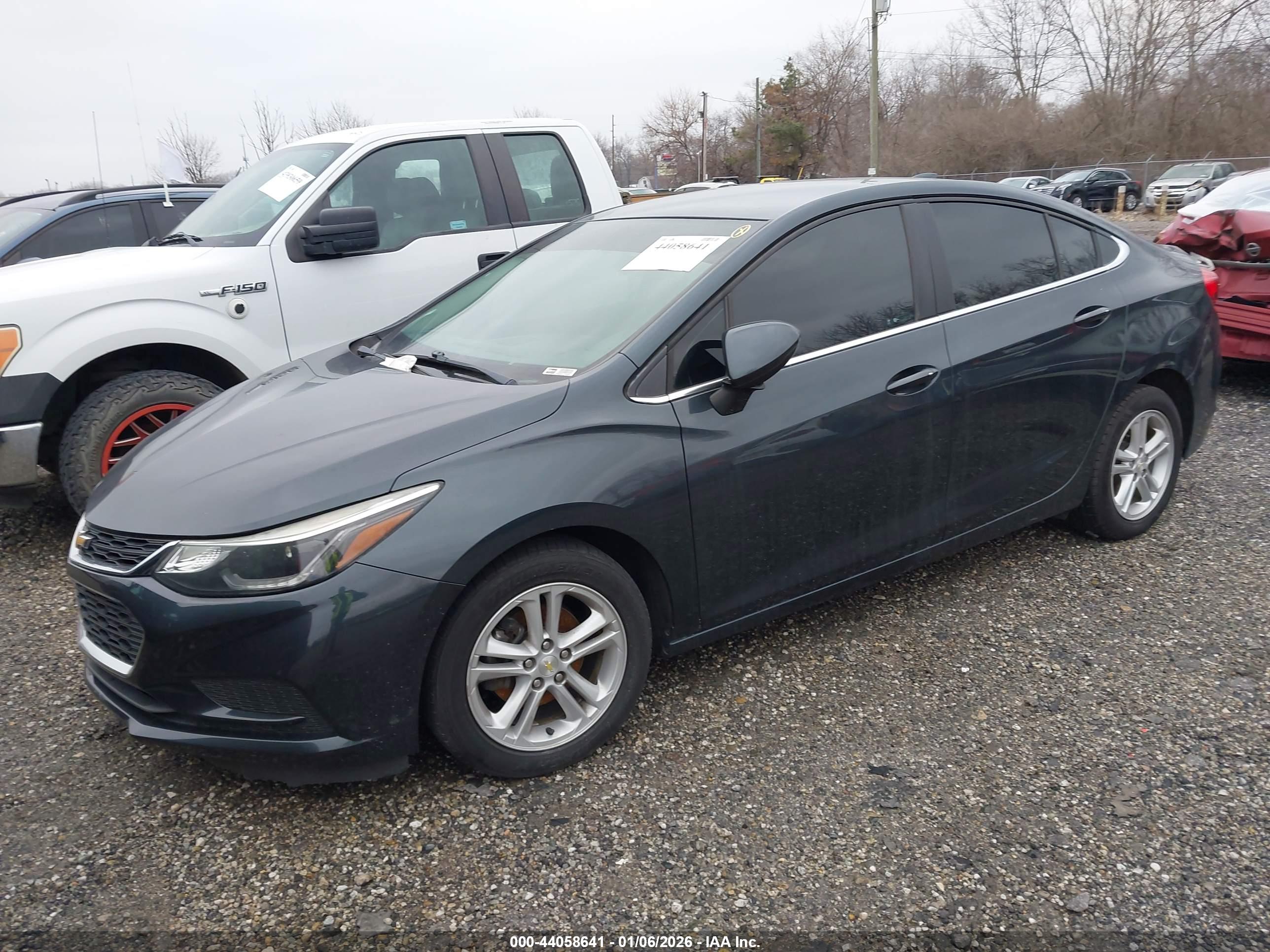 CHEVROLET CRUZE image 2