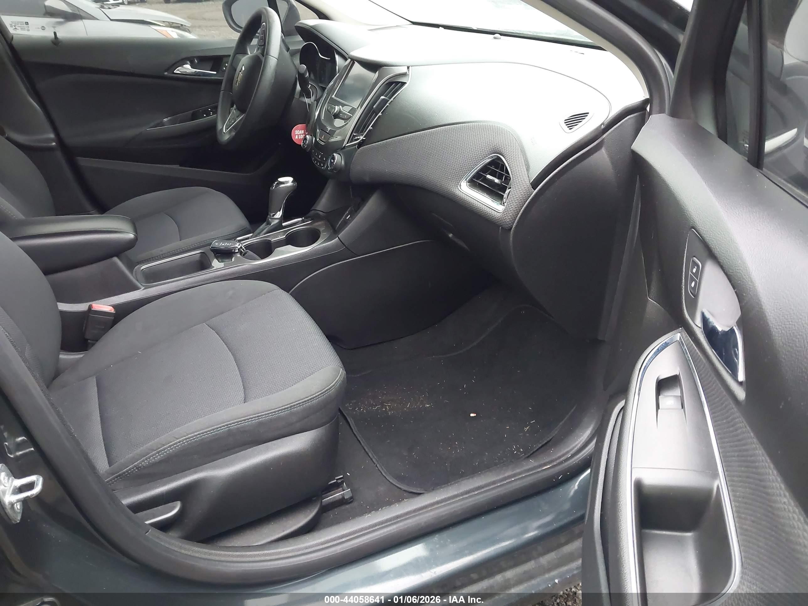 CHEVROLET CRUZE image 5