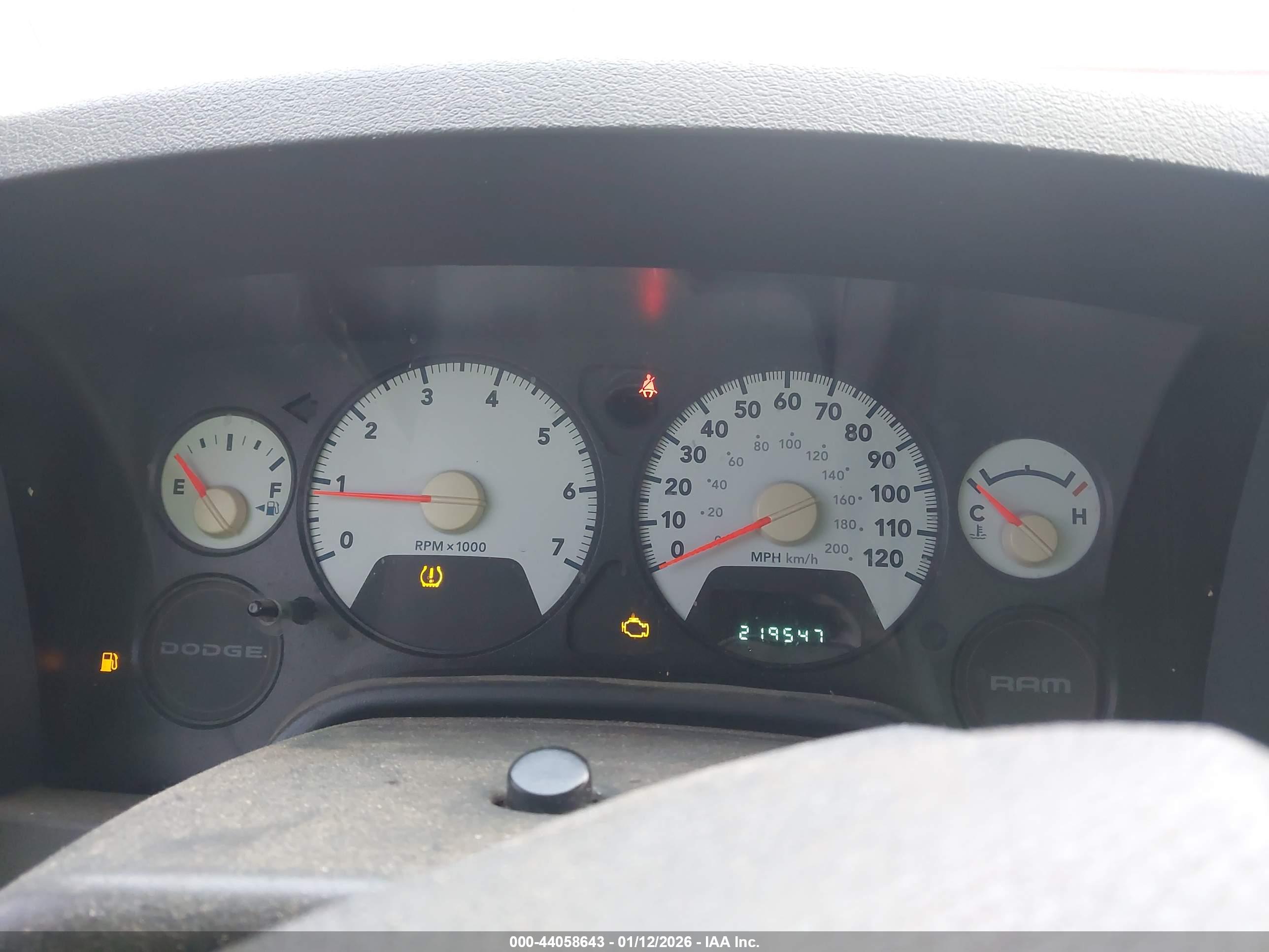 DODGE RAM image 7