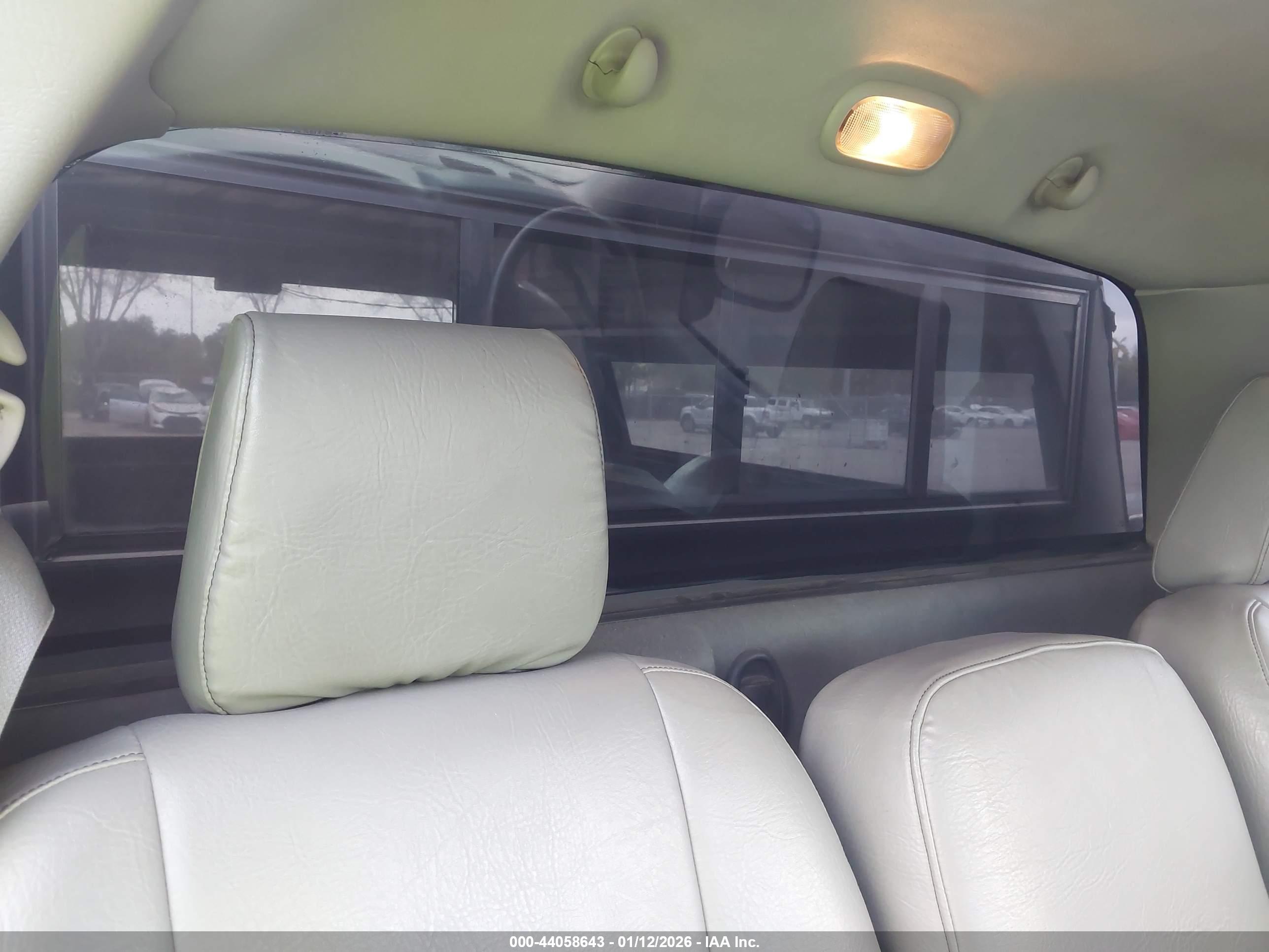 DODGE RAM image 8