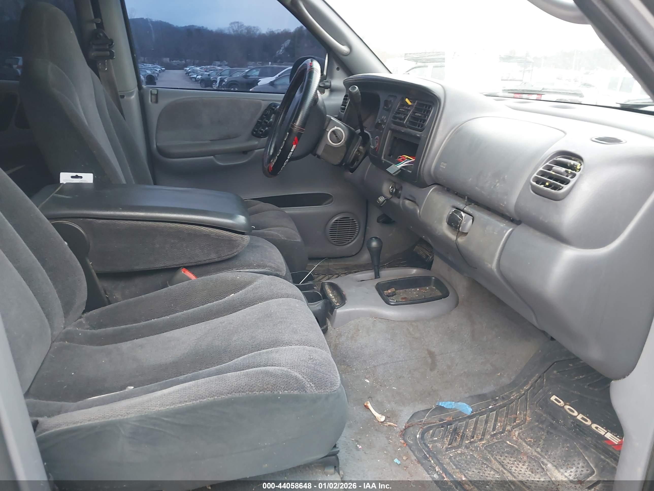 DODGE DAKOTA image 5