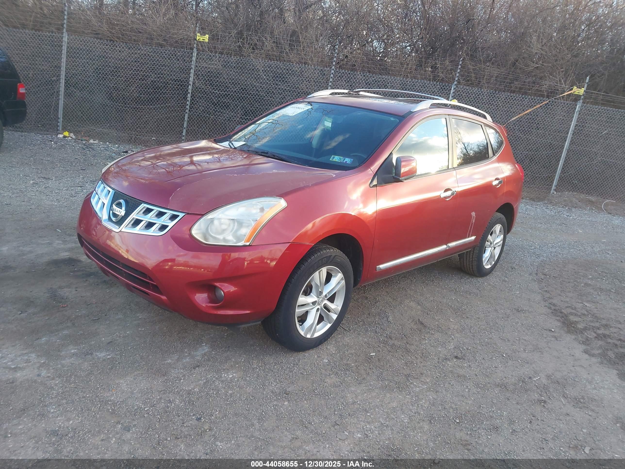 NISSAN ROGUE image 2