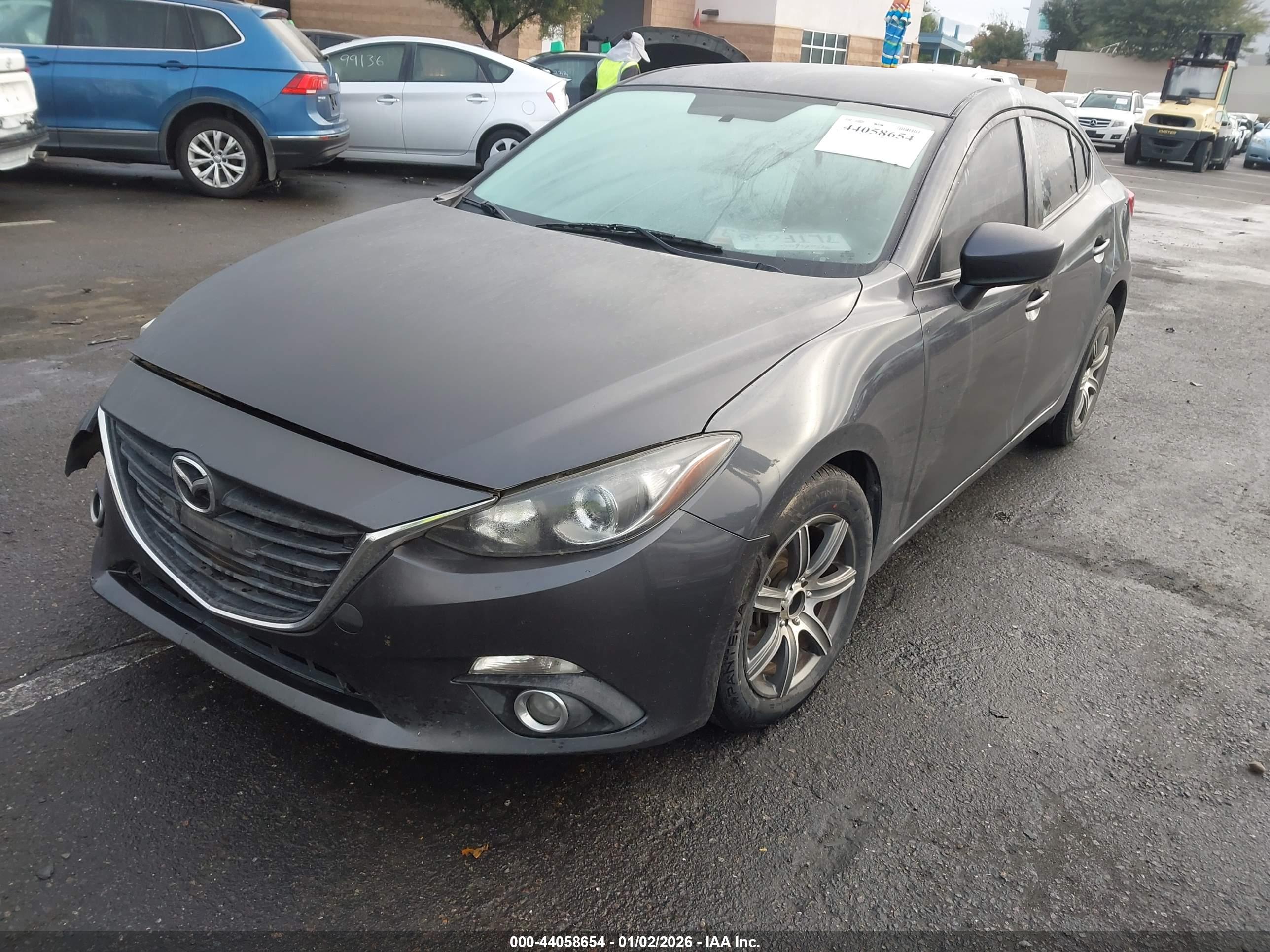 MAZDA MAZDA3 image 2